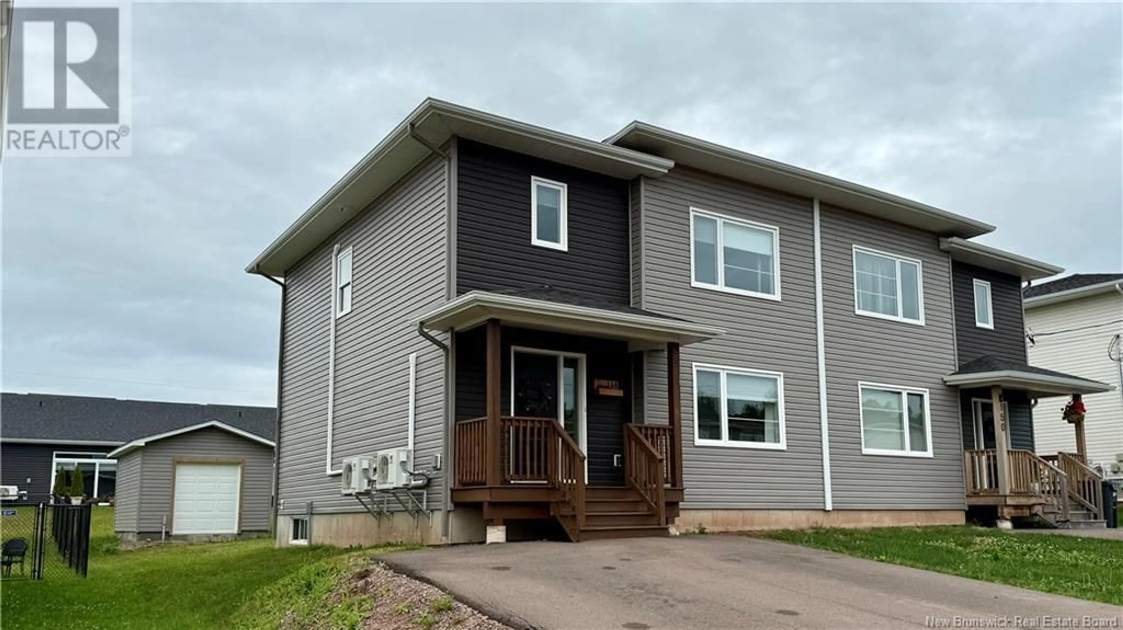 Home with vinyl exterior material, building for 148 RUE MELANIE STREET, Dieppe New Brunswick E1A6N4