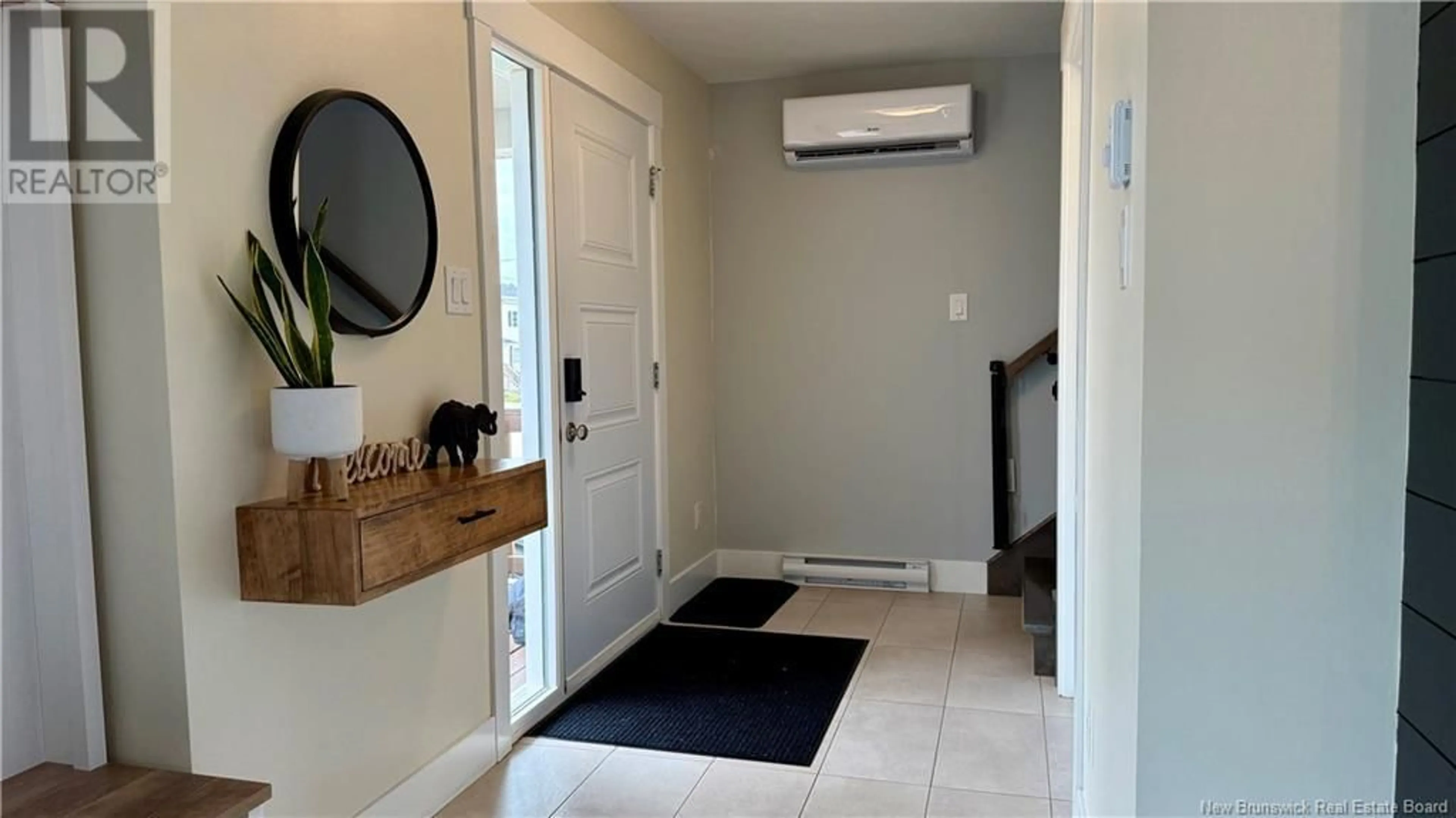 Indoor entryway for 148 RUE MELANIE STREET, Dieppe New Brunswick E1A6N4