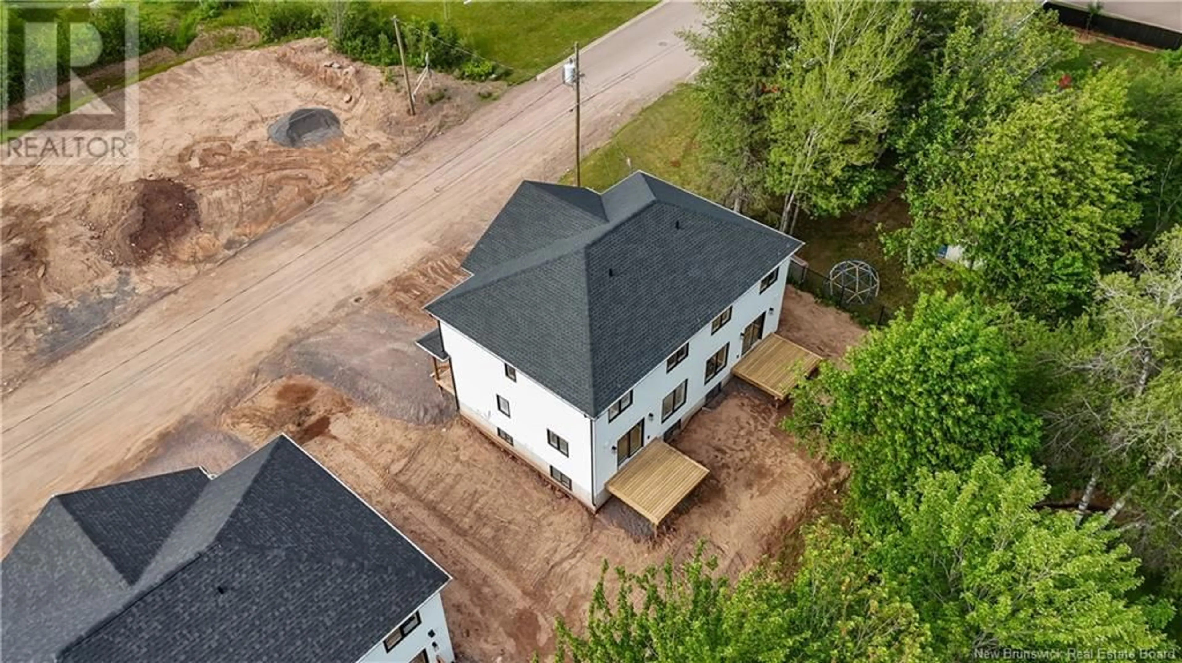 A pic from outside/outdoor area/front of a property/back of a property/a pic from drone, building for 136 HERMAN STREET, Dieppe New Brunswick E1A0Y1