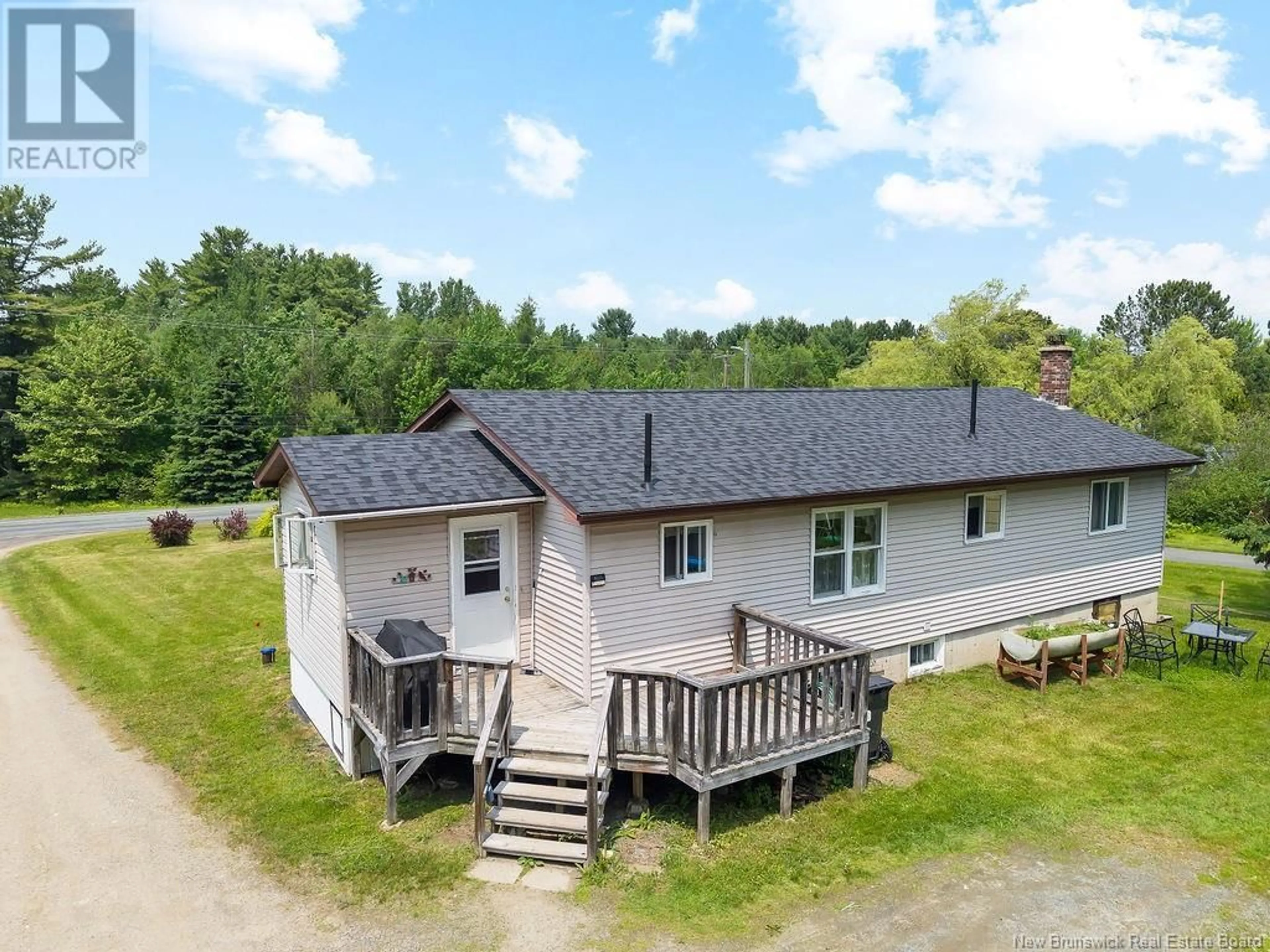 A pic from outside/outdoor area/front of a property/back of a property/a pic from drone, building for 3616 ROUTE 118, South Nelson New Brunswick E1N6C4