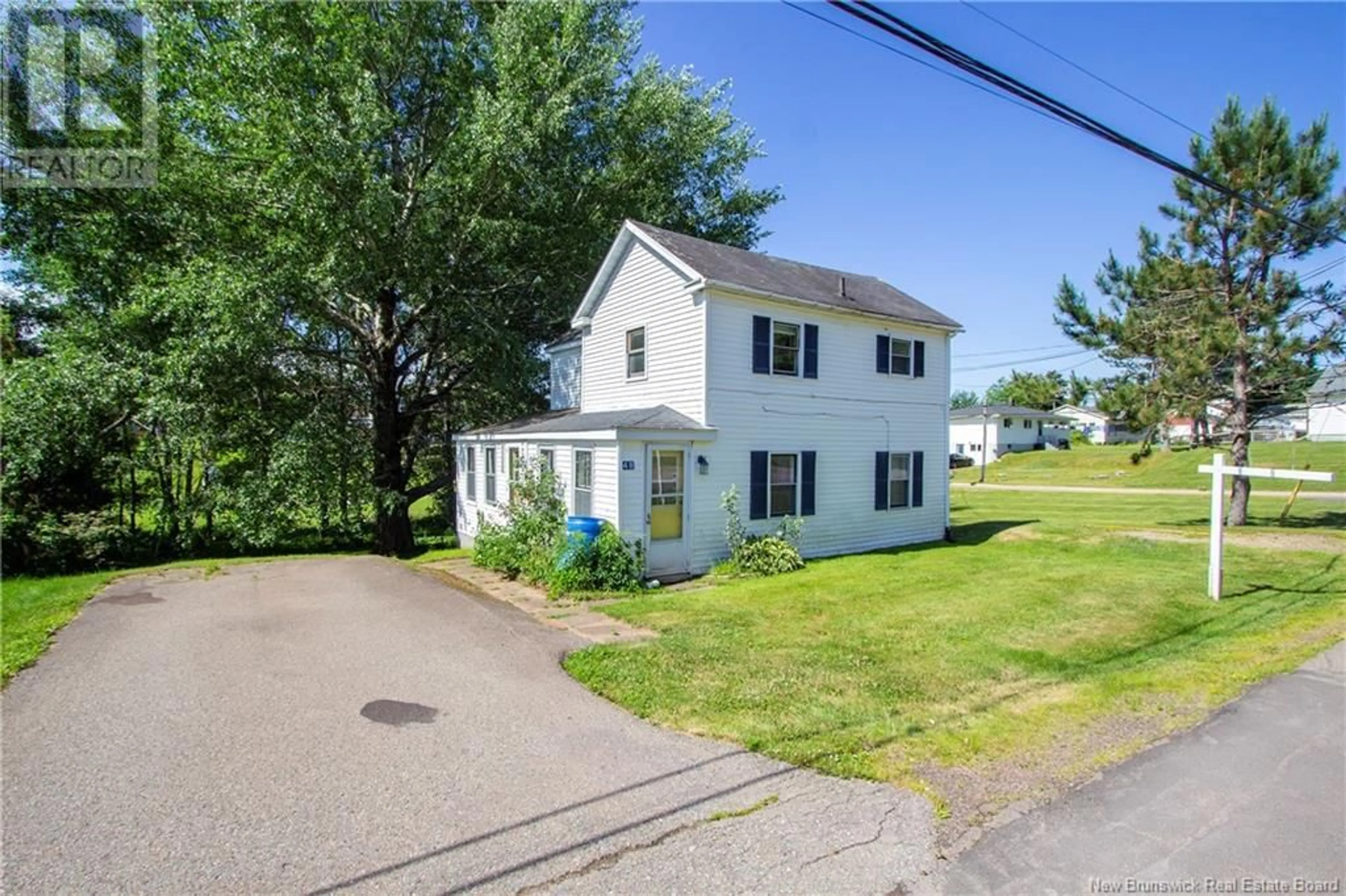 A pic from outside/outdoor area/front of a property/back of a property/a pic from drone, street for 48 UNION STREET, Sackville New Brunswick E4L4M7