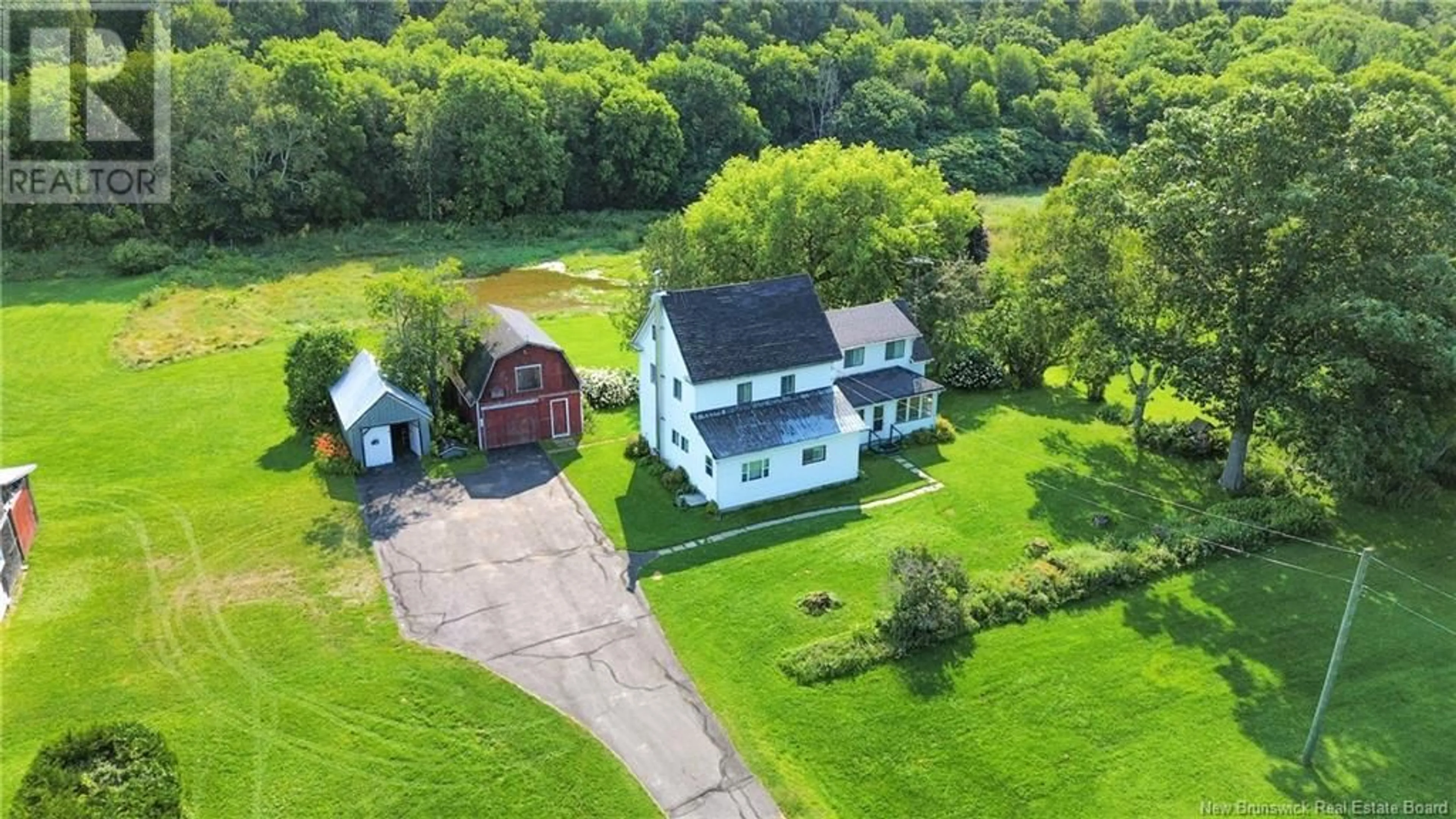 A pic from outside/outdoor area/front of a property/back of a property/a pic from drone, building for 8502 MAIN STREET, Florenceville-Bristol New Brunswick E7L4J6