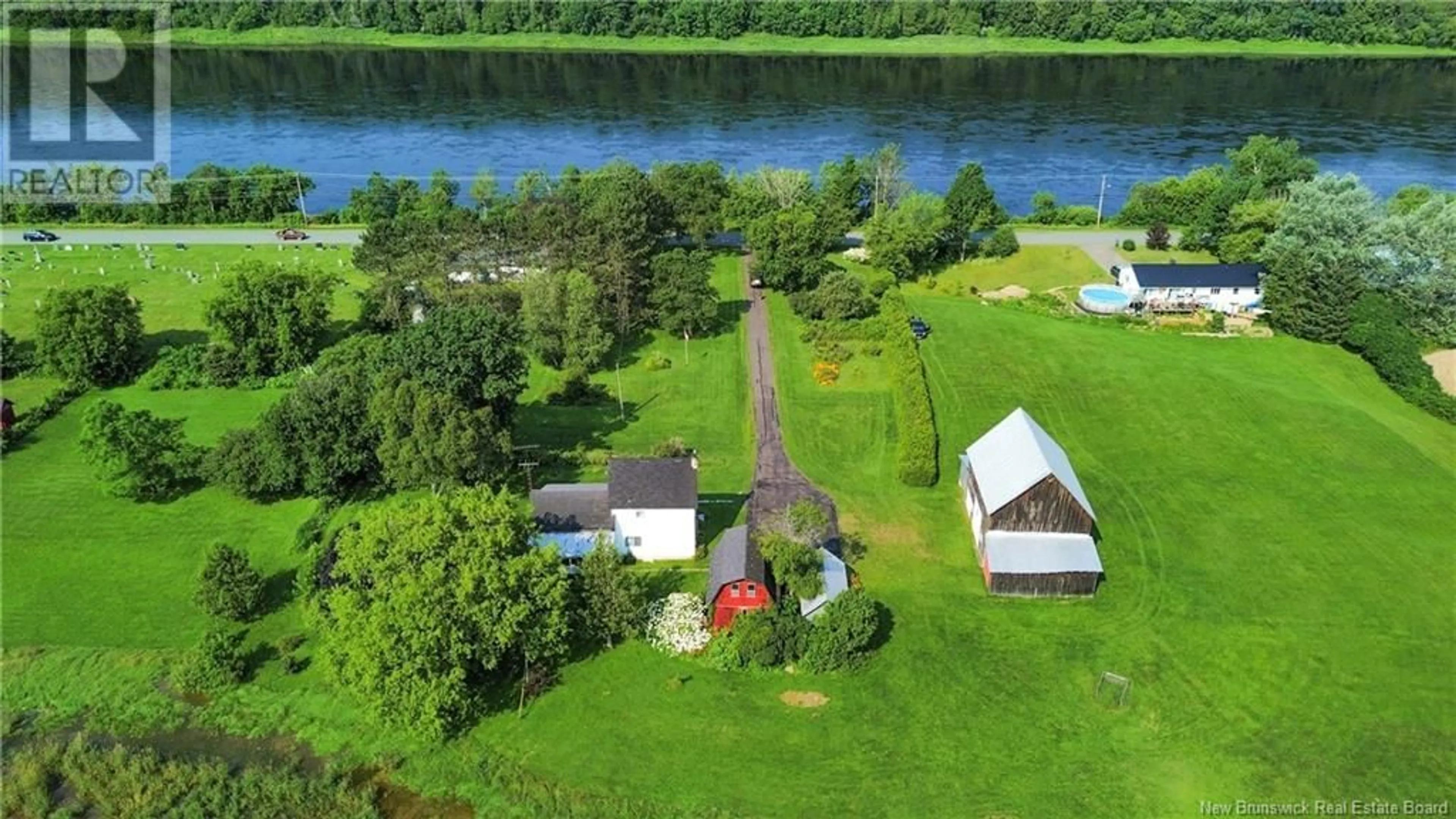 A pic from outside/outdoor area/front of a property/back of a property/a pic from drone, water/lake/river/ocean view for 8502 MAIN STREET, Florenceville-Bristol New Brunswick E7L4J6