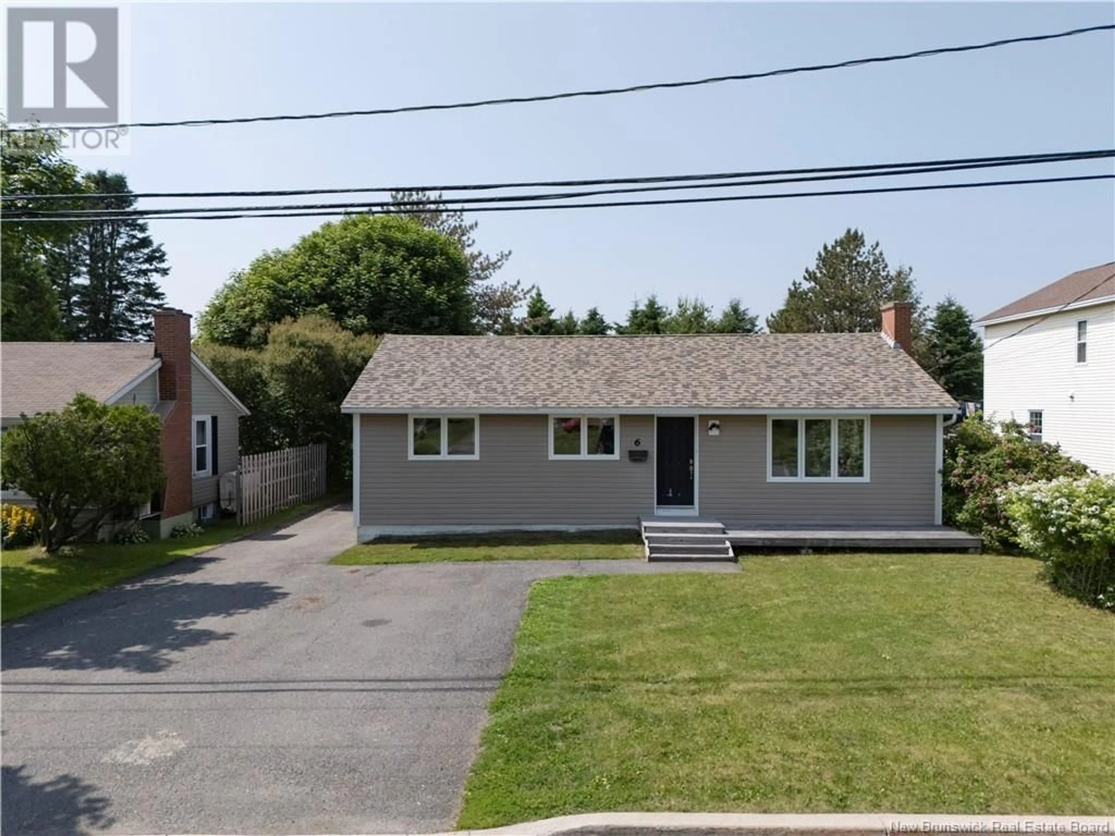 A pic from outside/outdoor area/front of a property/back of a property/a pic from drone, street for 6 YORK STREET, Saint John New Brunswick E2J3E9