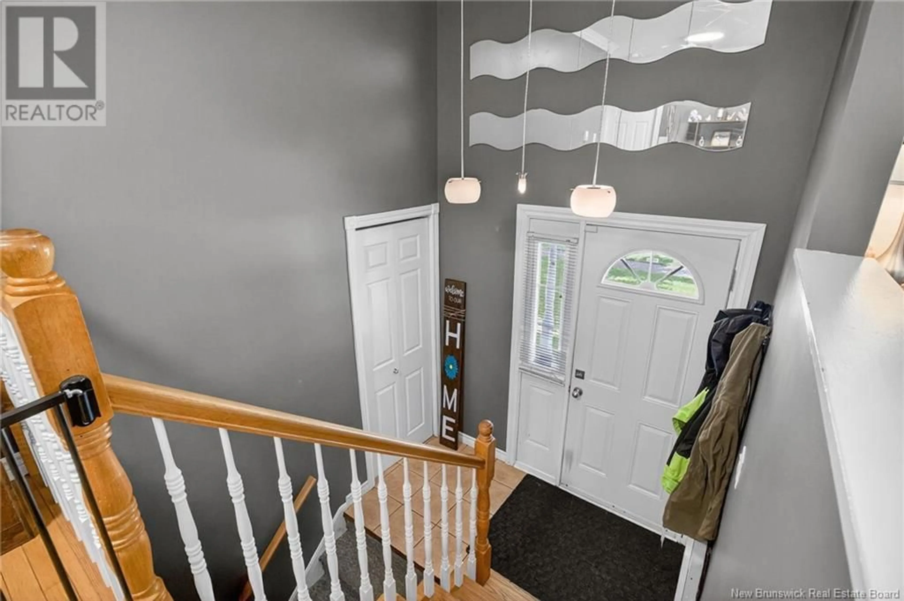 Indoor entryway for 170 CARNEY, Moncton New Brunswick E1C8W7