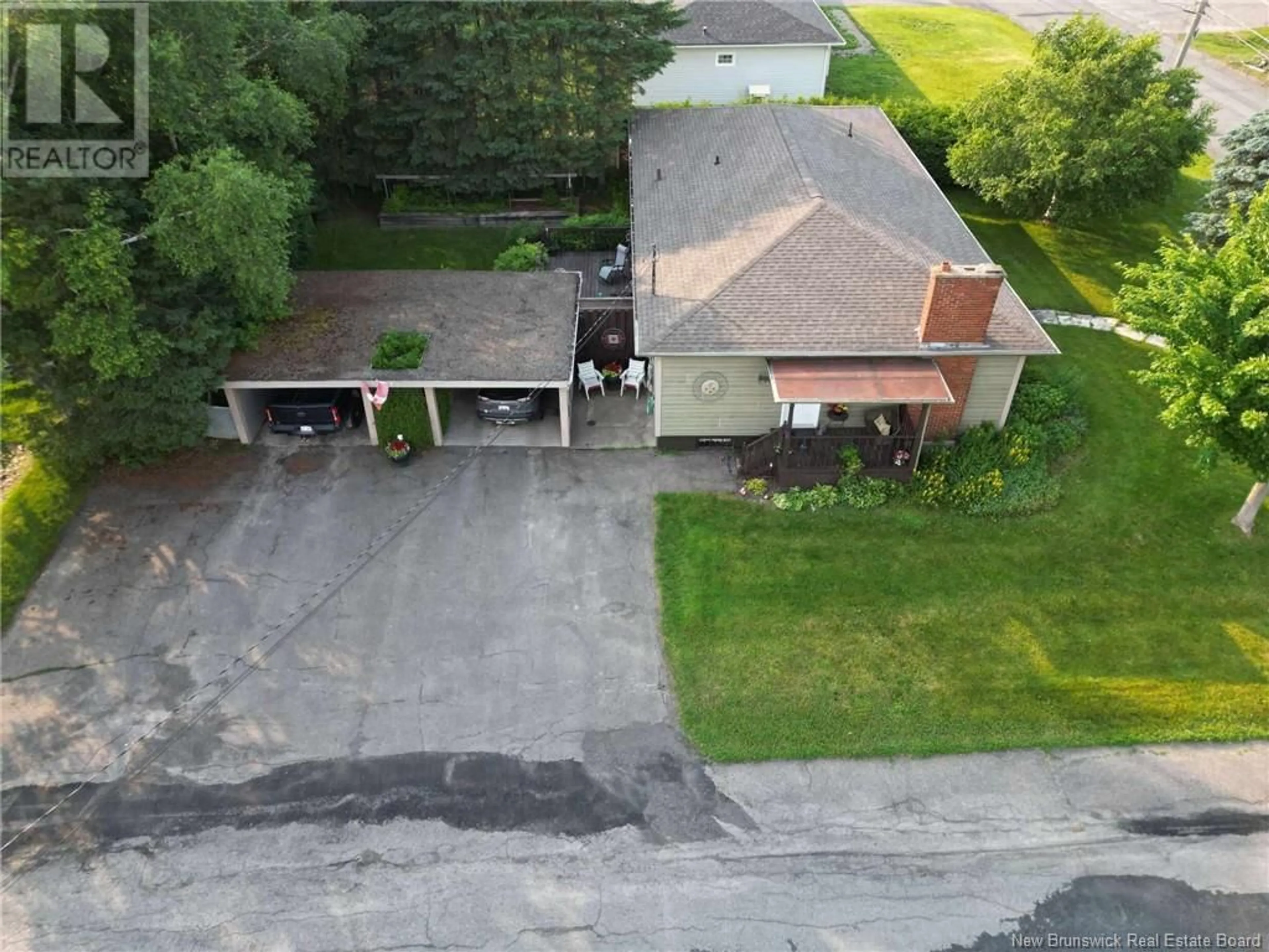 A pic from outside/outdoor area/front of a property/back of a property/a pic from drone, street for 159 HIGH STREET, Grand-Sault/Grand Falls New Brunswick E3Z2T7
