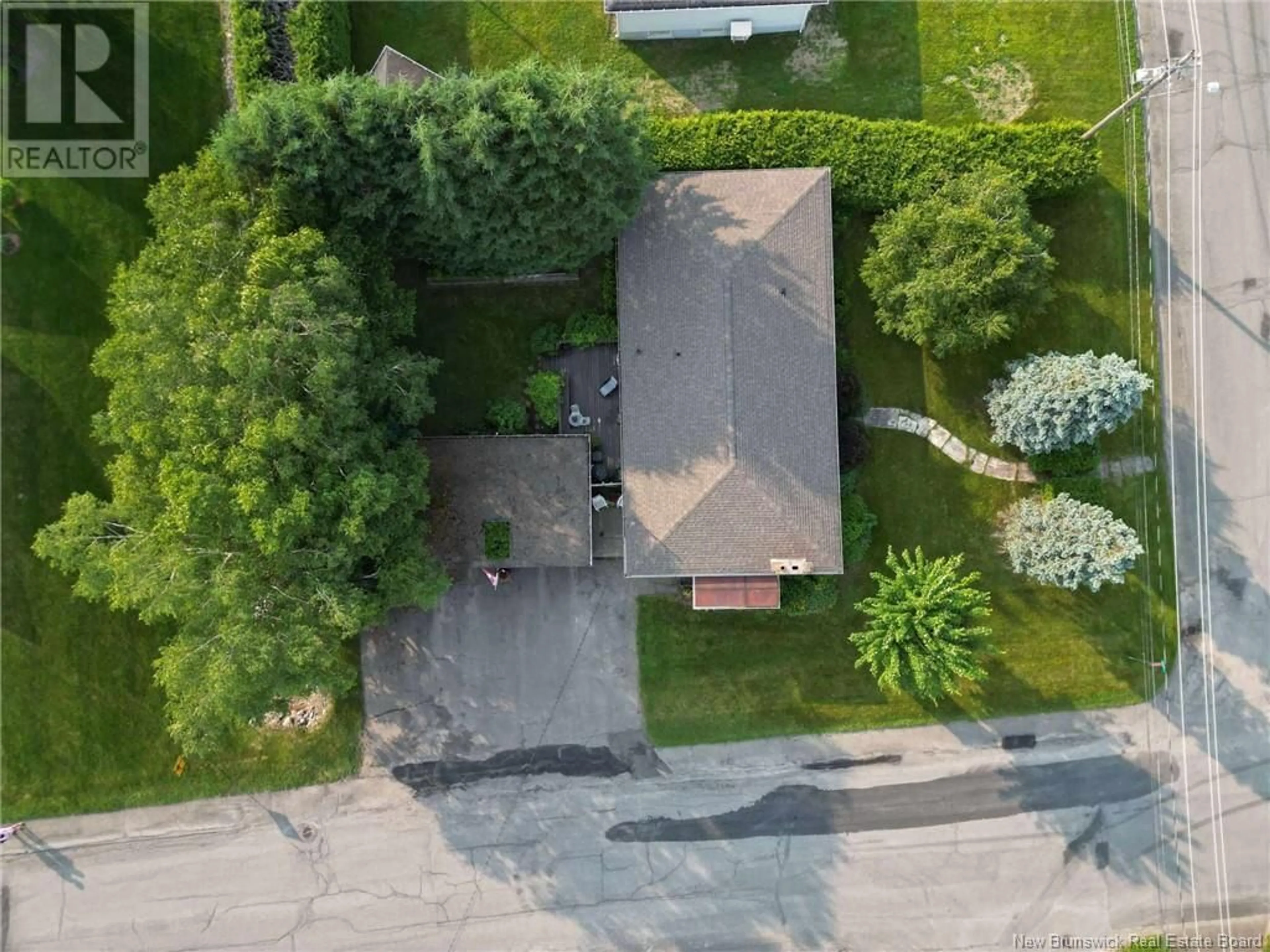 A pic from outside/outdoor area/front of a property/back of a property/a pic from drone, street for 159 HIGH STREET, Grand-Sault/Grand Falls New Brunswick E3Z2T7