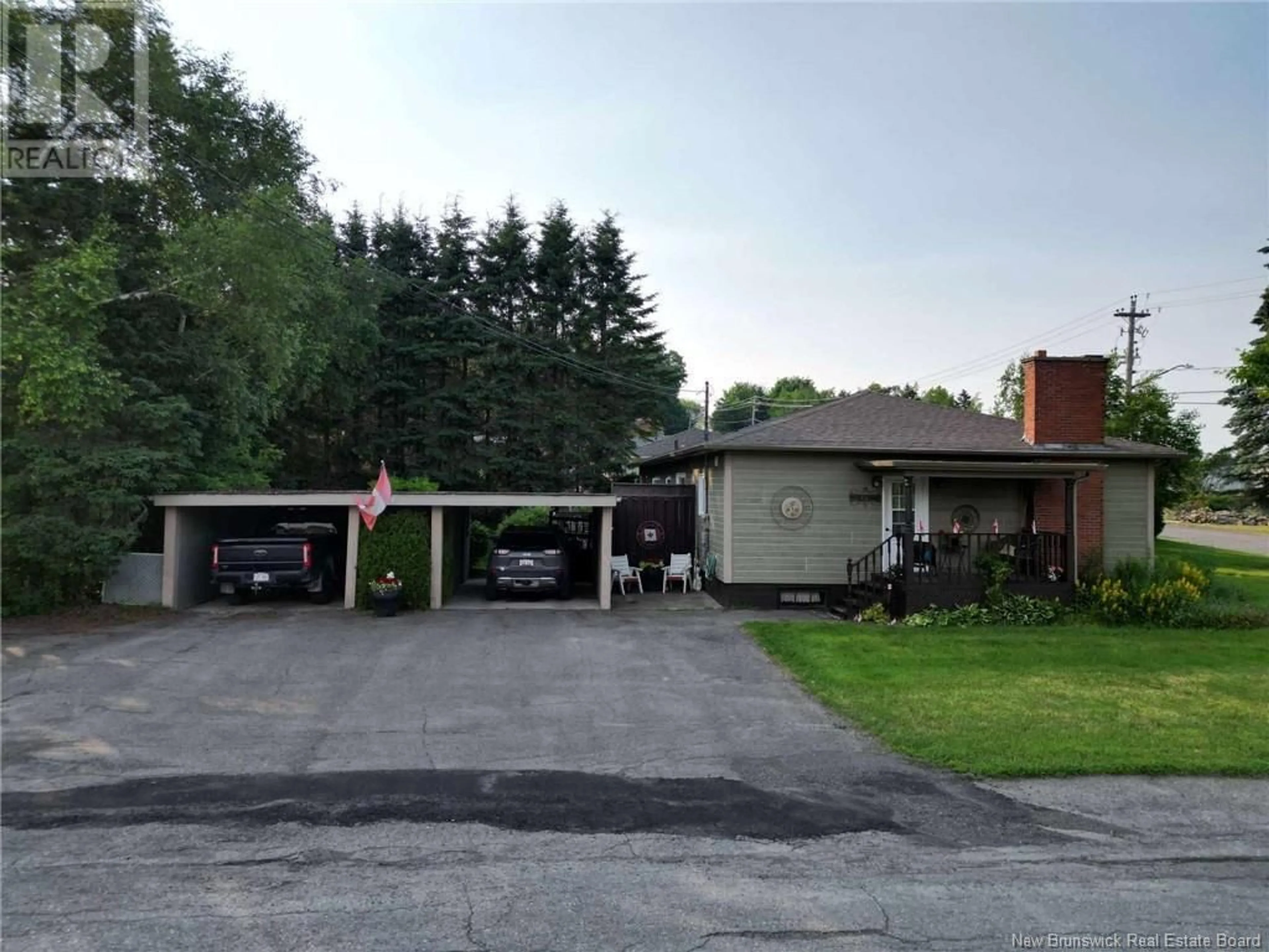 A pic from outside/outdoor area/front of a property/back of a property/a pic from drone, street for 159 HIGH STREET, Grand-Sault/Grand Falls New Brunswick E3Z2T7