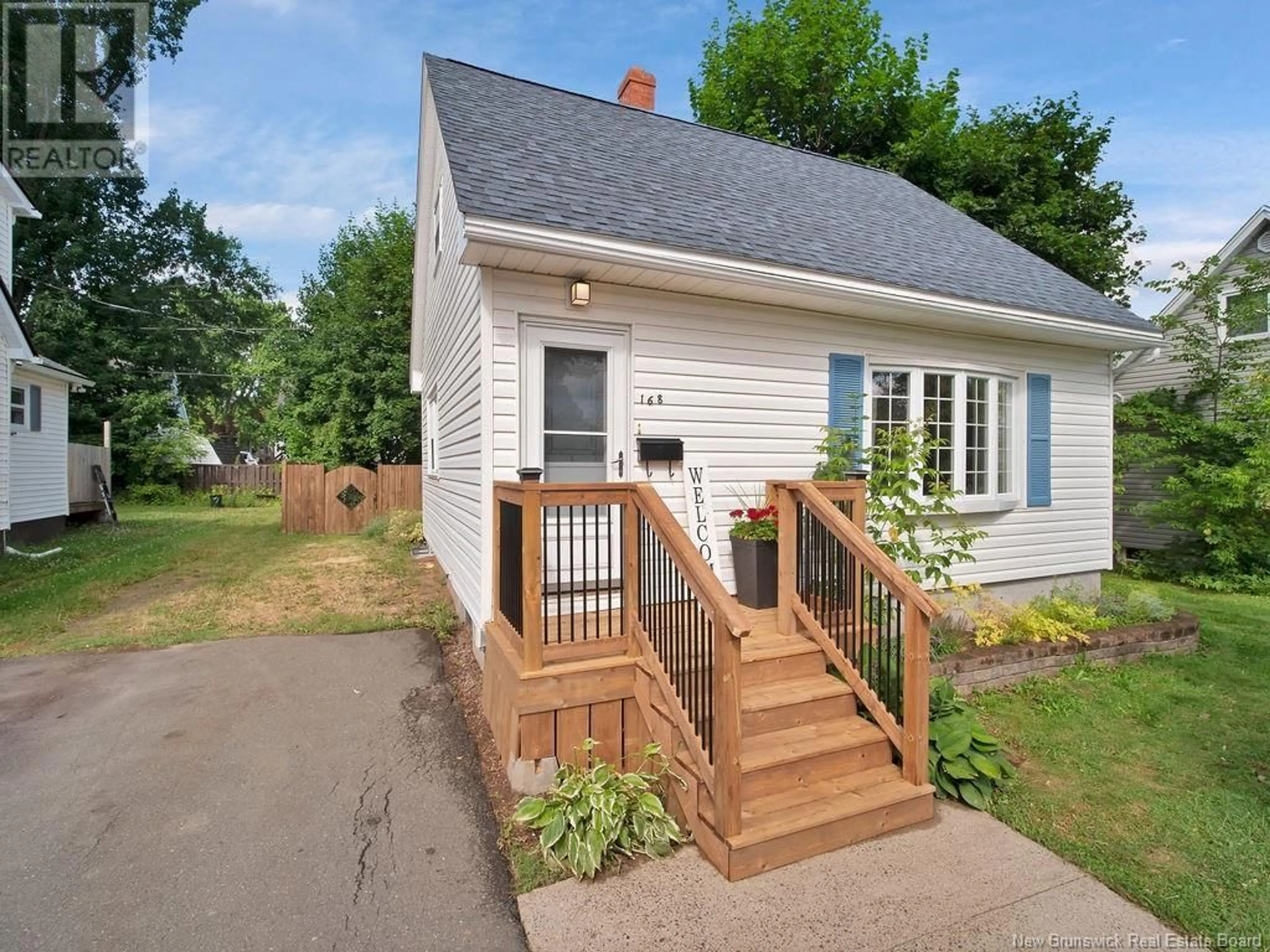Home with vinyl exterior material, street for 168 JONES, Moncton New Brunswick E1C6J6