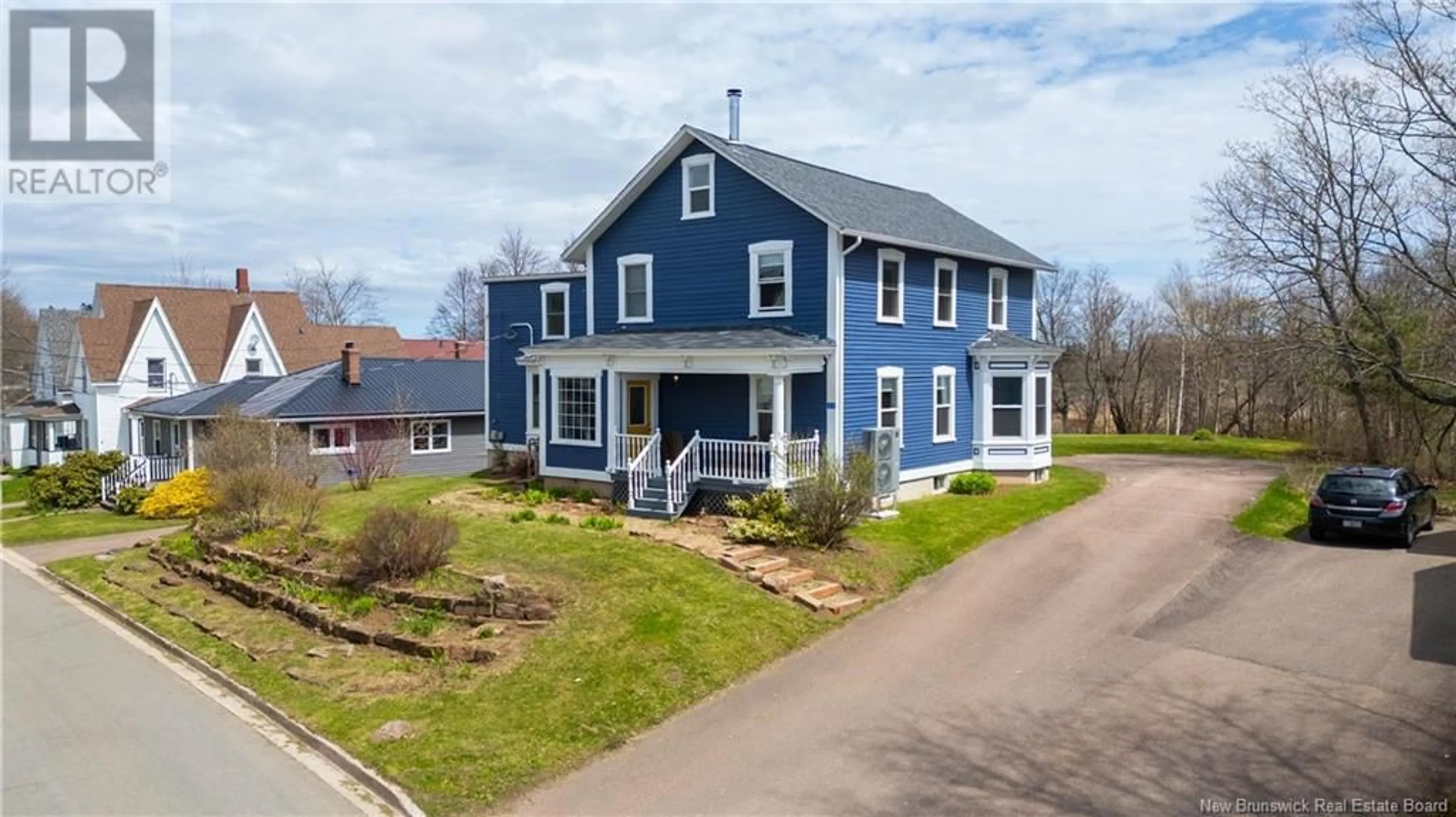 A pic from outside/outdoor area/front of a property/back of a property/a pic from drone, street for 11 SQUIRE STREET, Sackville New Brunswick E4L4K8