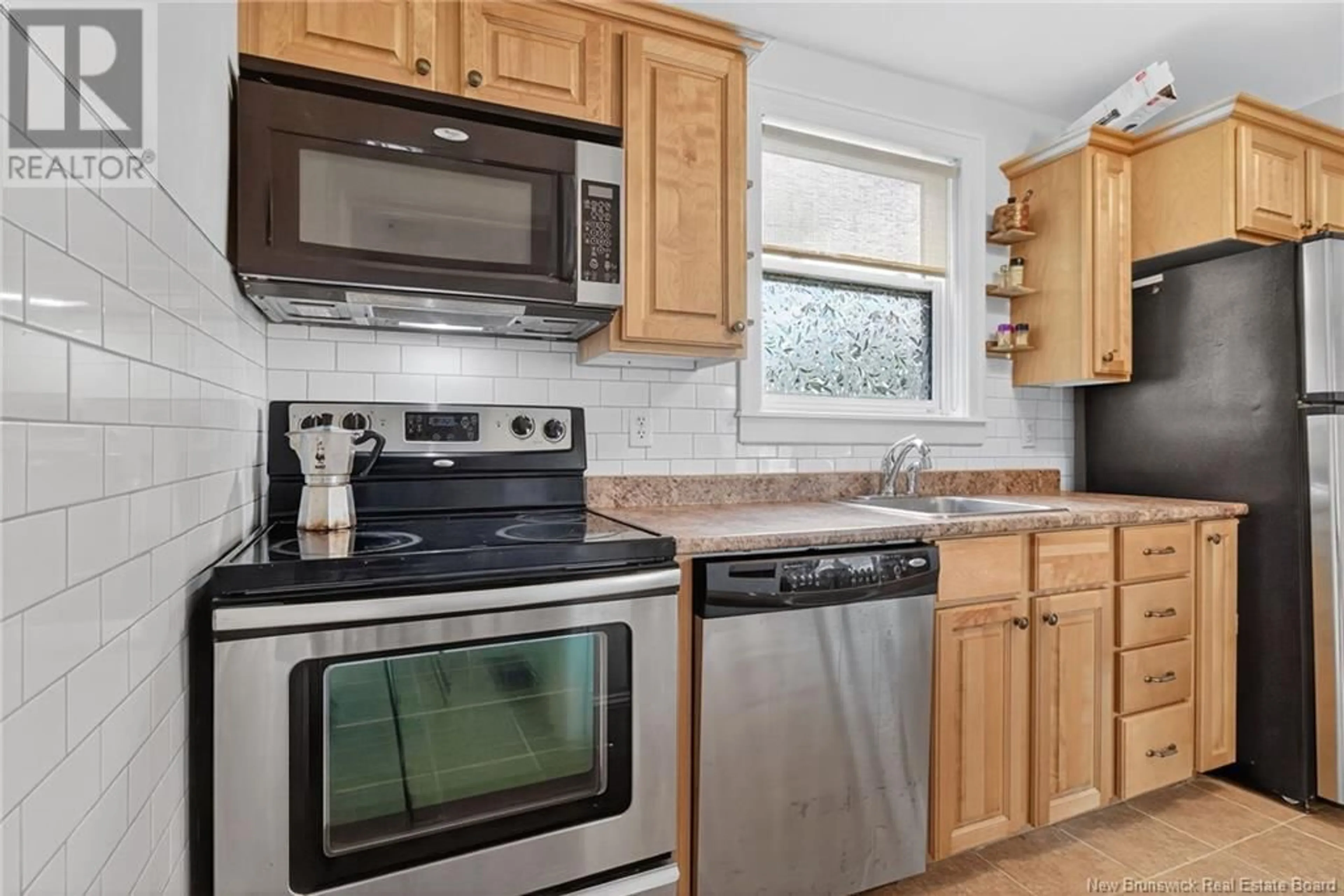 Standard kitchen, unknown for 10 EDGETT AVENUE, Moncton New Brunswick E1C7B1