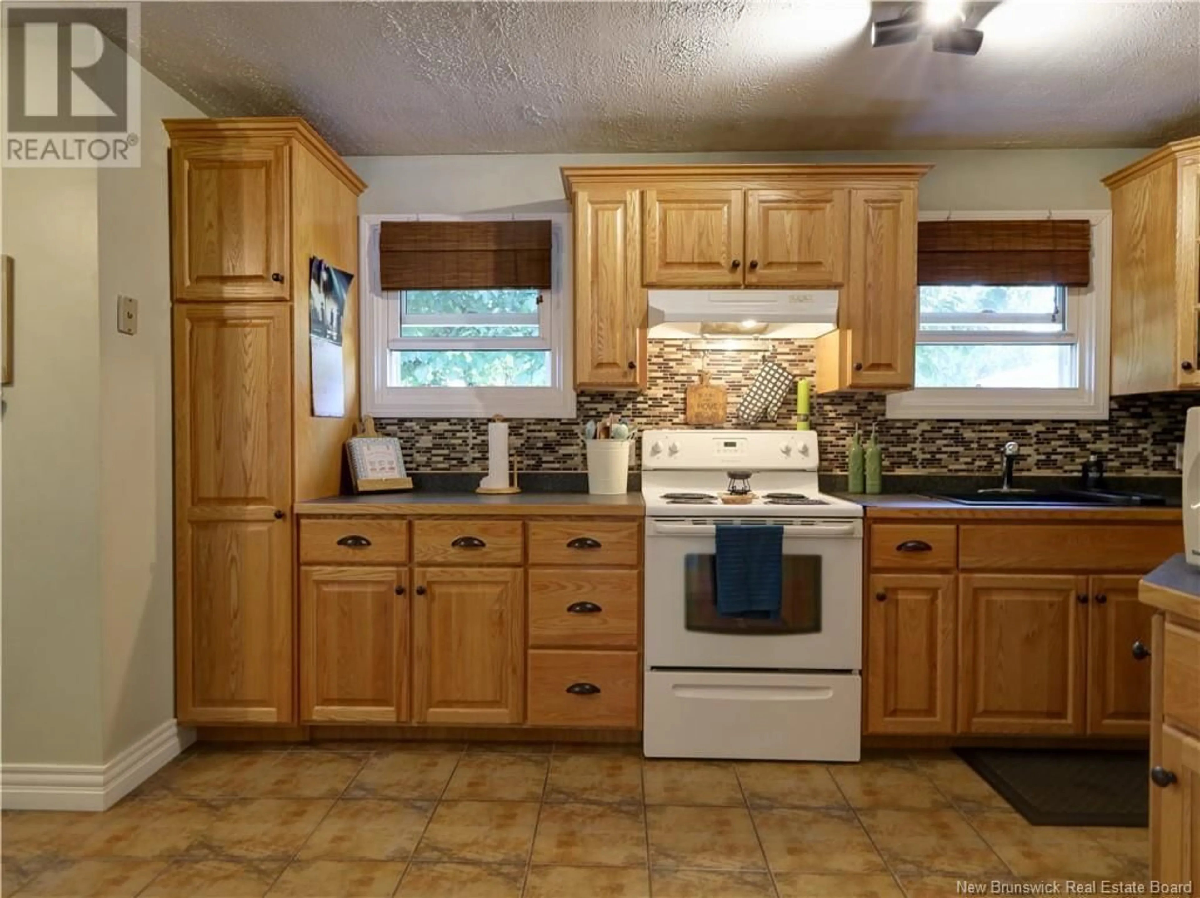 Standard kitchen, ceramic/tile floor for 31 BARKER STREET, Oromocto New Brunswick E2V2K6