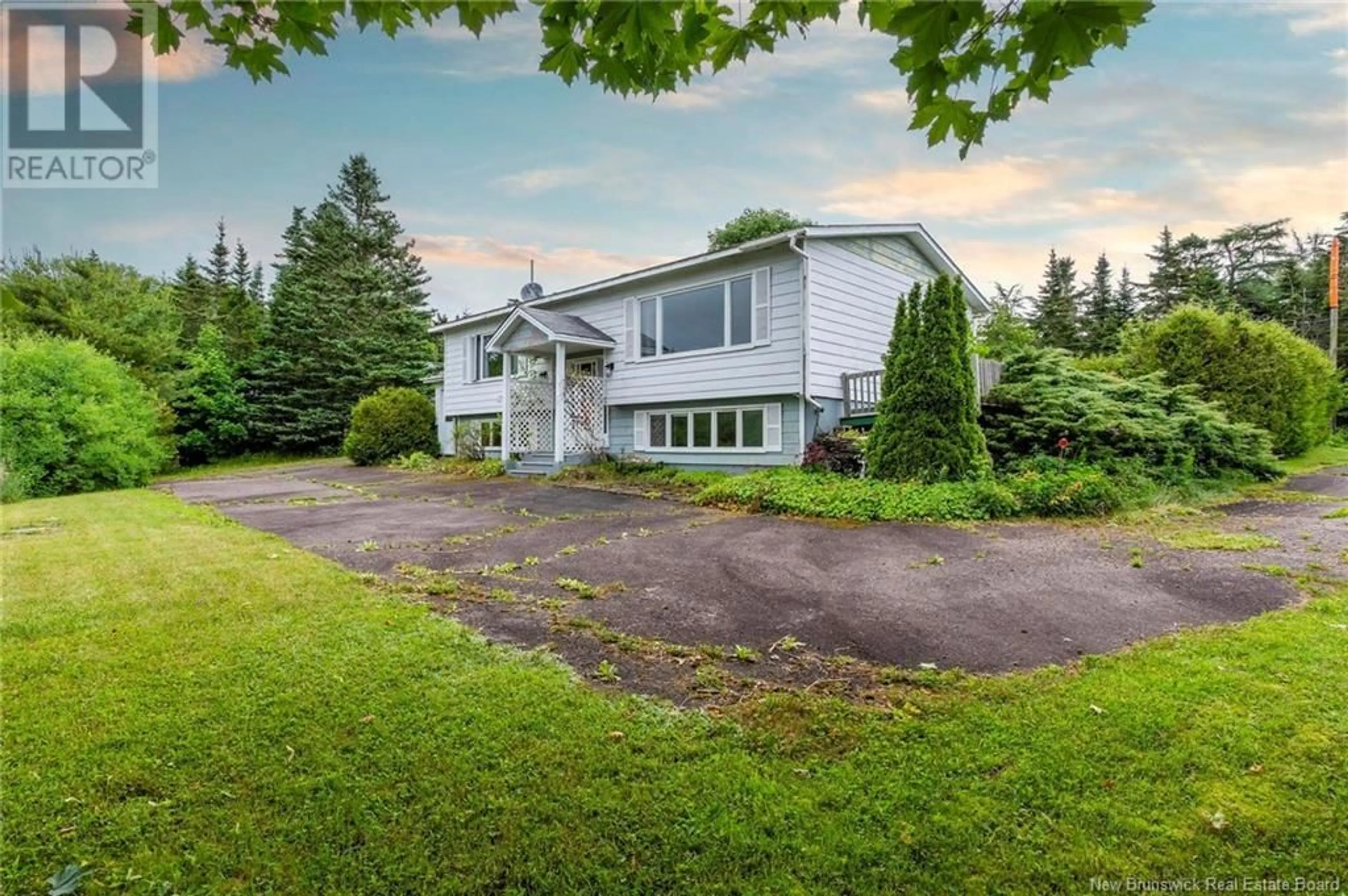 A pic from outside/outdoor area/front of a property/back of a property/a pic from drone, unknown for 22 CARRYING COVE, New River Beach New Brunswick E5J1J4