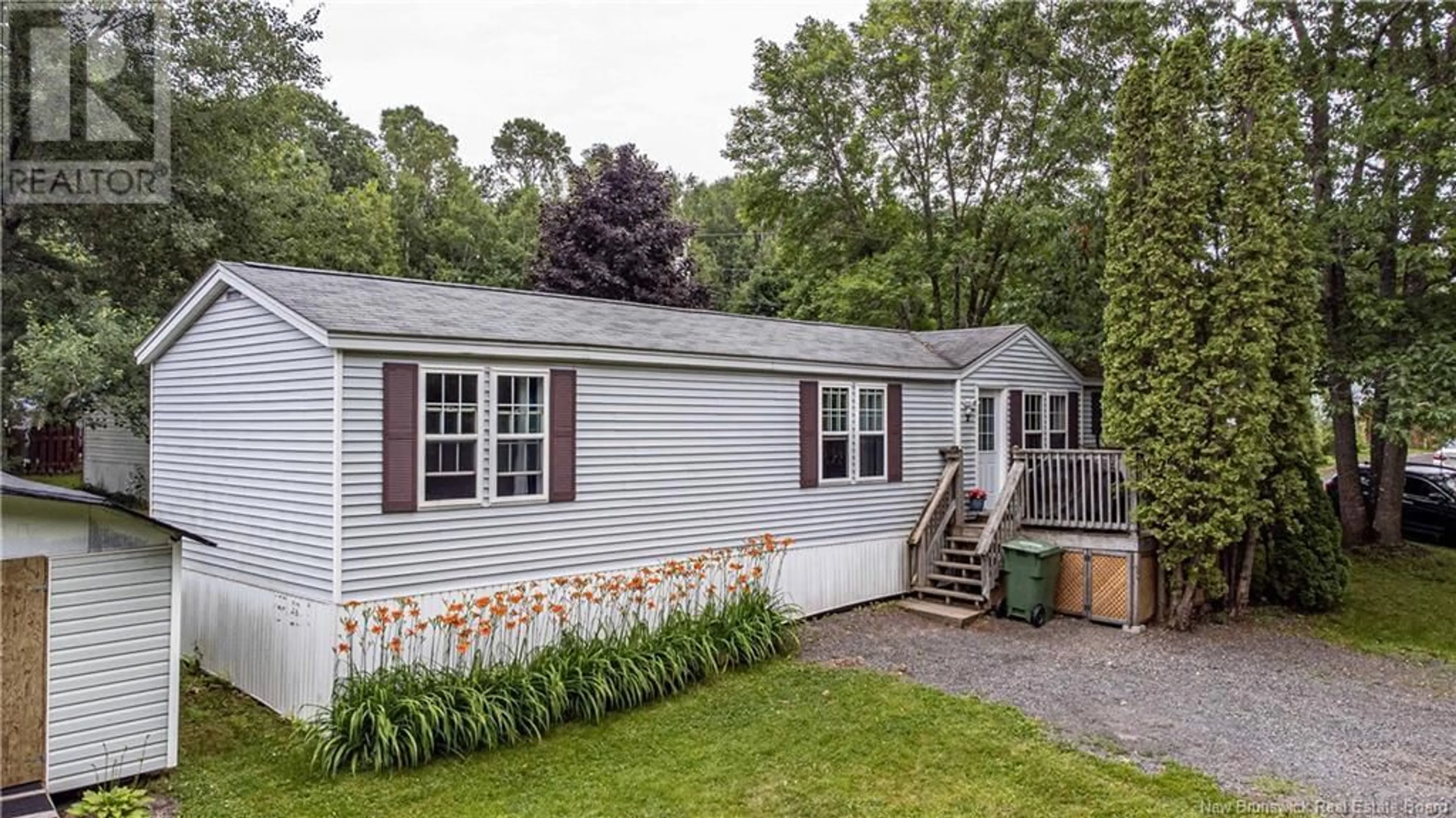 Home with vinyl exterior material, street for 2 ELIZABETH ANN STREET, Burton New Brunswick E2V2Z7