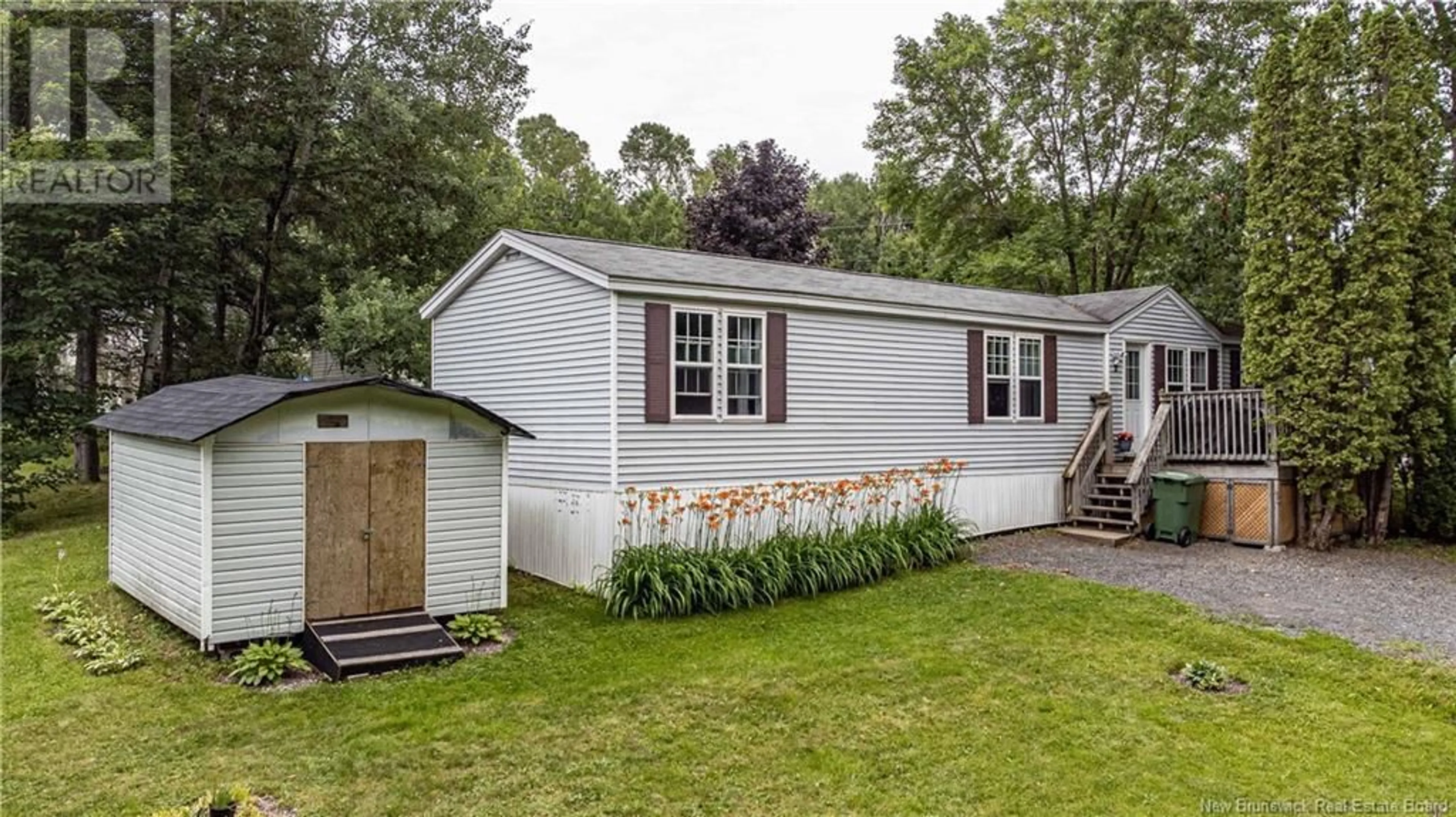 Home with vinyl exterior material, street for 2 ELIZABETH ANN STREET, Burton New Brunswick E2V2Z7