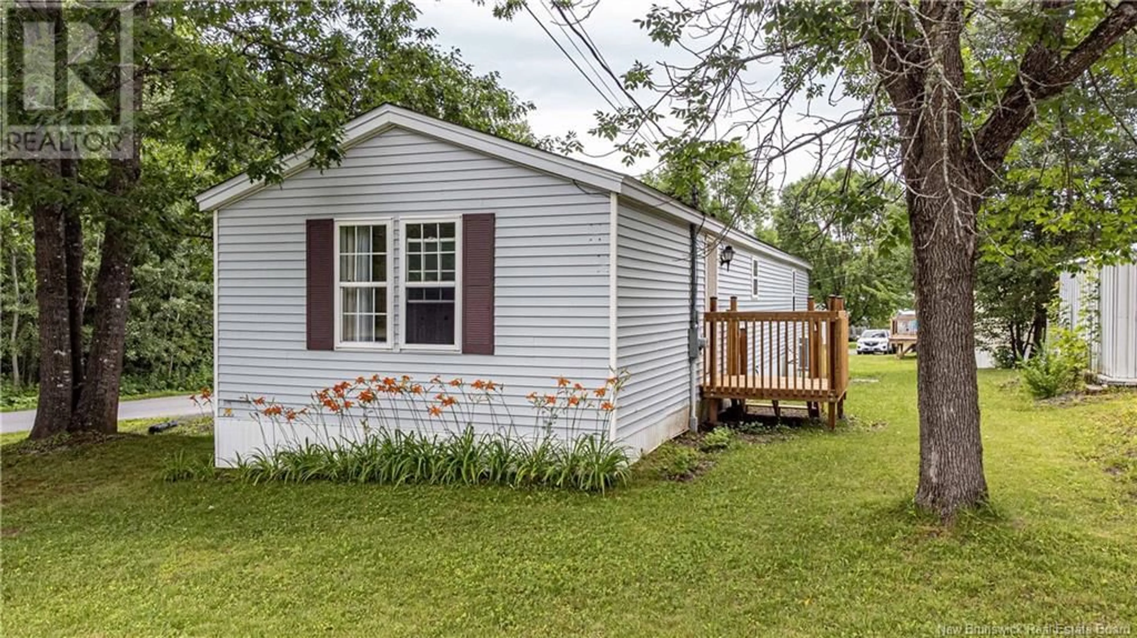 Home with vinyl exterior material, street for 2 ELIZABETH ANN STREET, Burton New Brunswick E2V2Z7