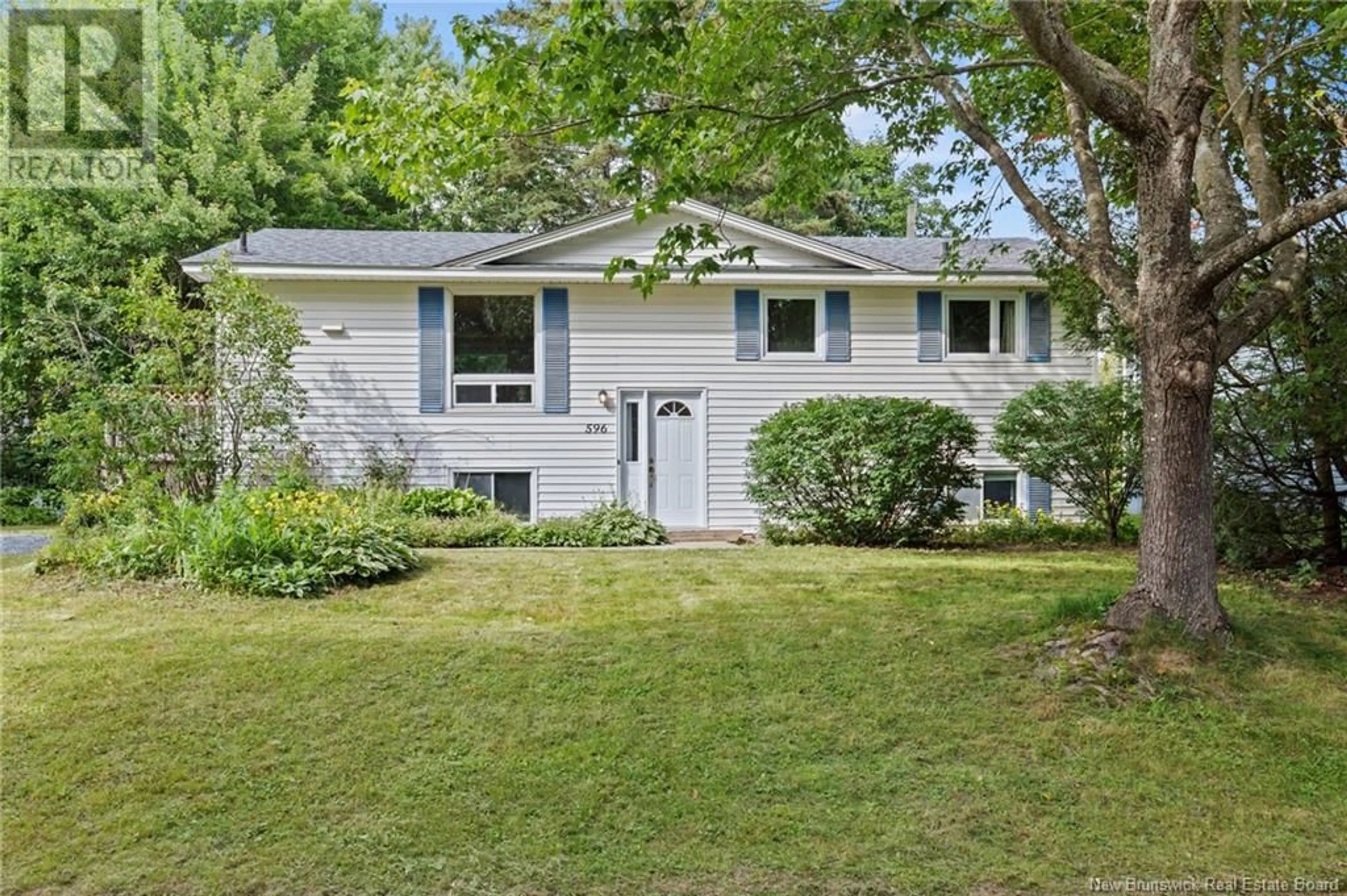 Home with vinyl exterior material, street for 596 BROAD STREET, Fredericton New Brunswick E3A2L8
