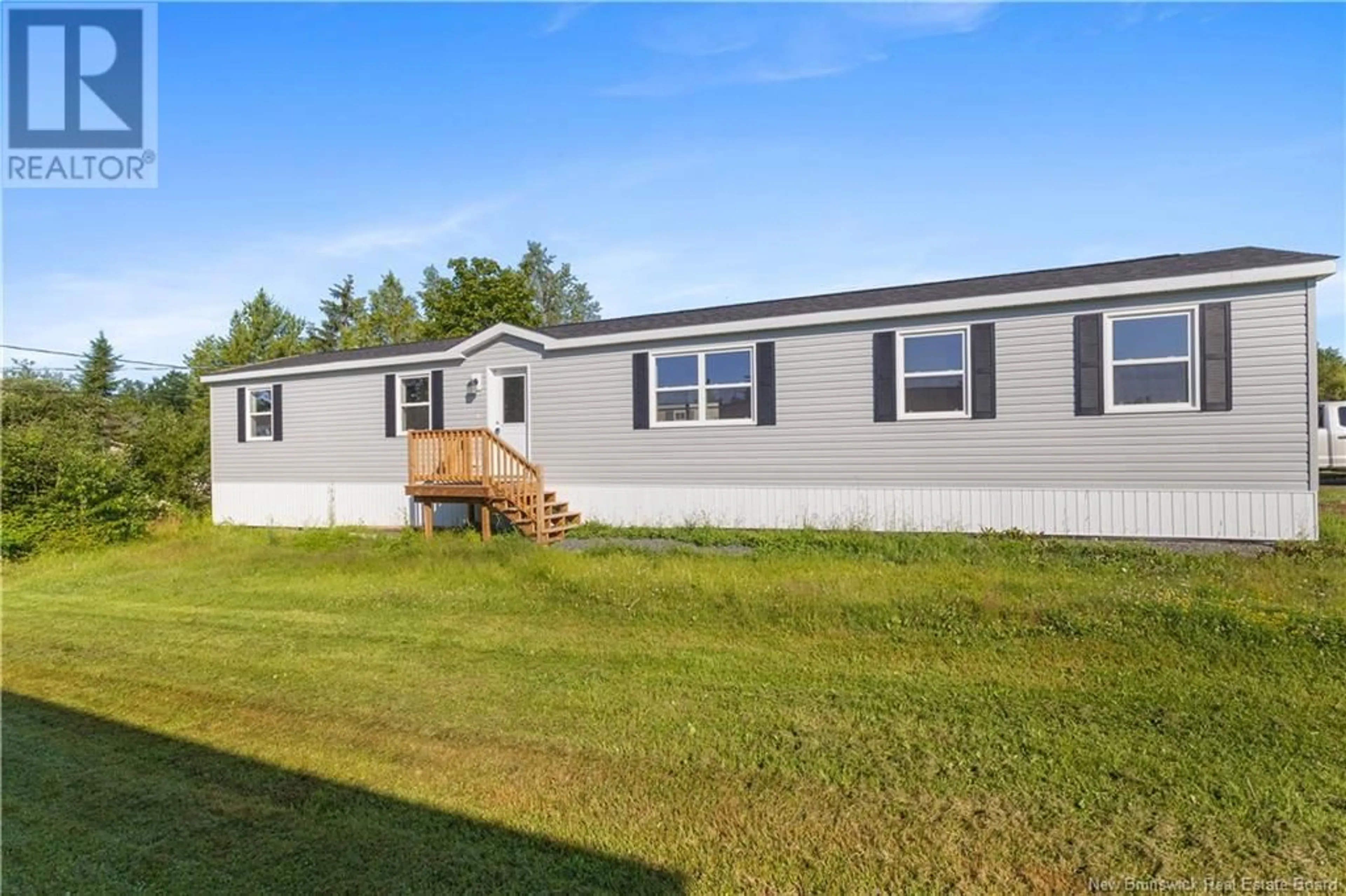 Home with vinyl exterior material, unknown for 37 ELMDALE CRESCENT, Hanwell New Brunswick E3B6P9