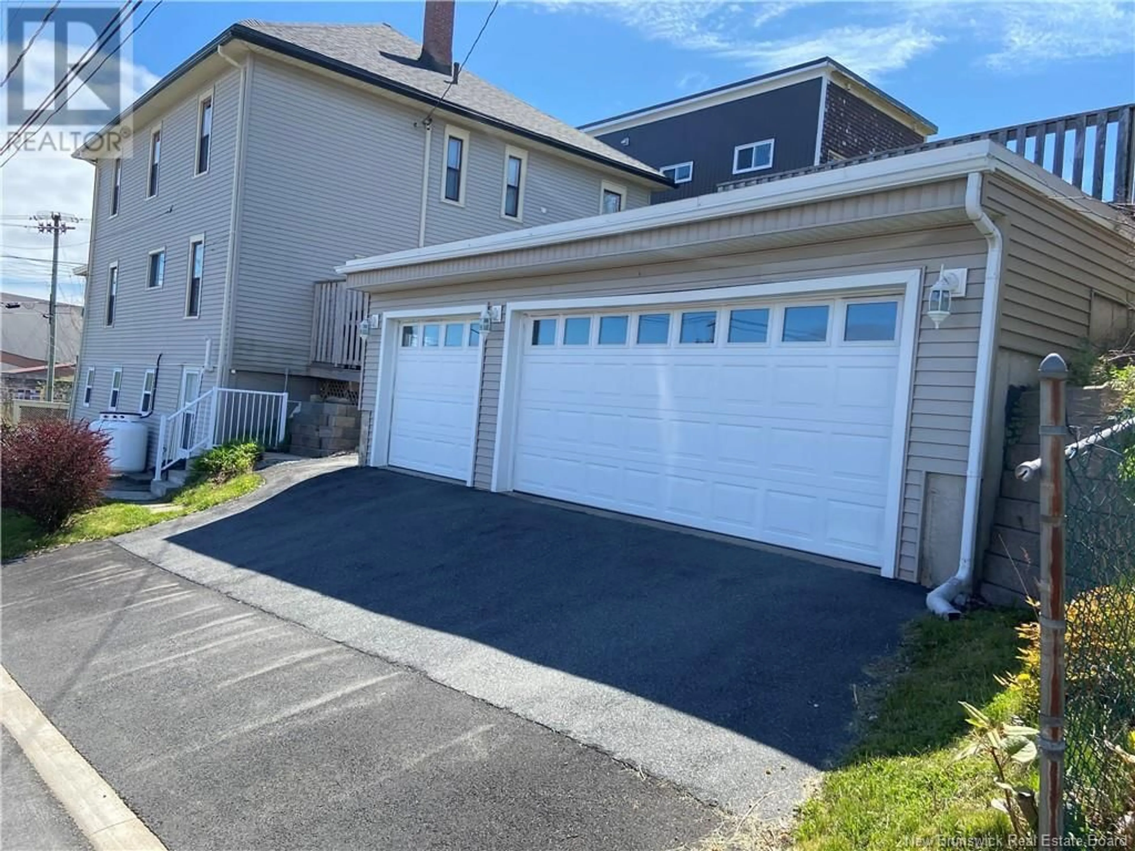 Indoor garage for 161-163 BROAD STREET, Saint John New Brunswick E2L1Y9