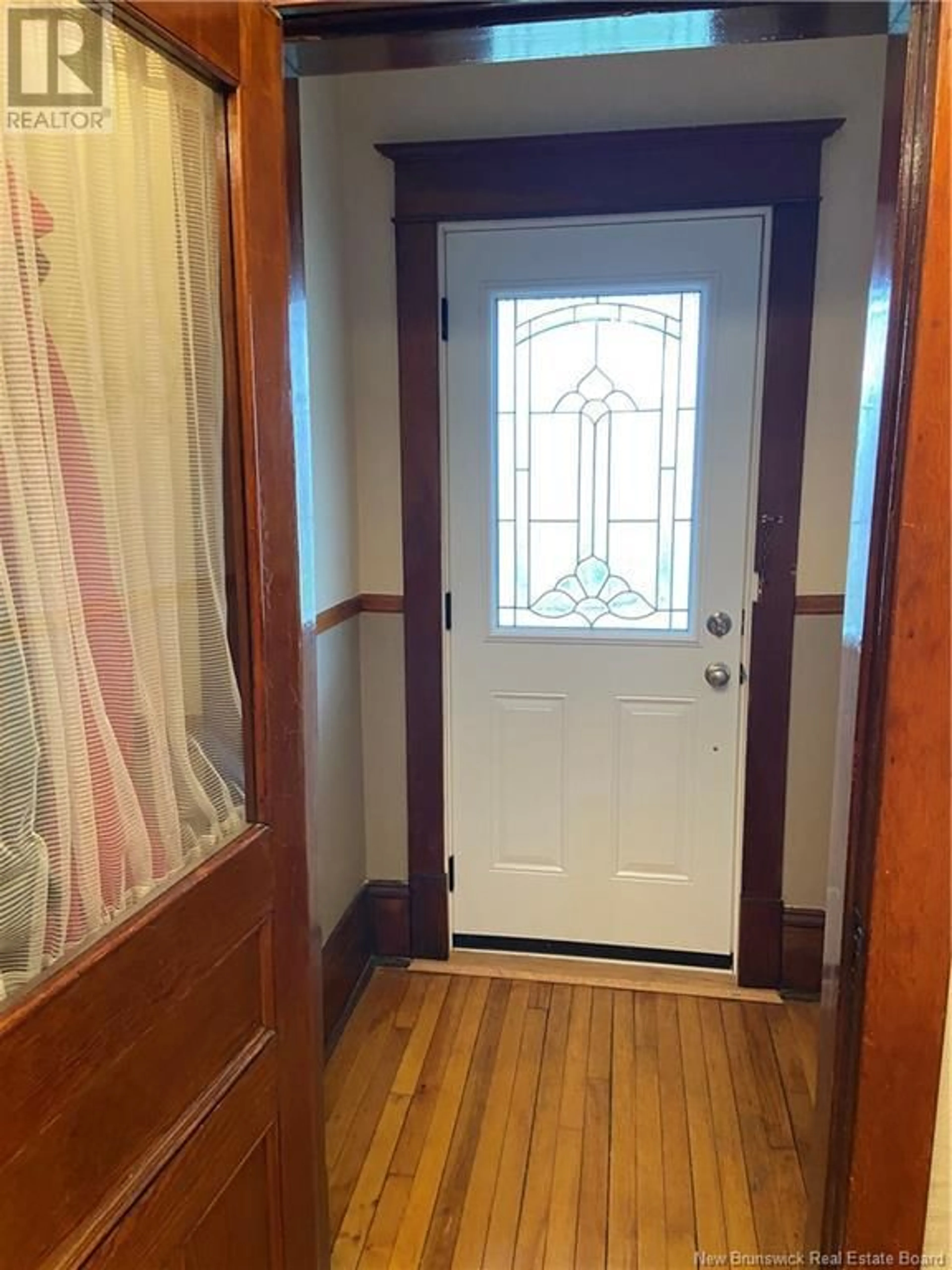 Indoor entryway for 161-163 BROAD STREET, Saint John New Brunswick E2L1Y9