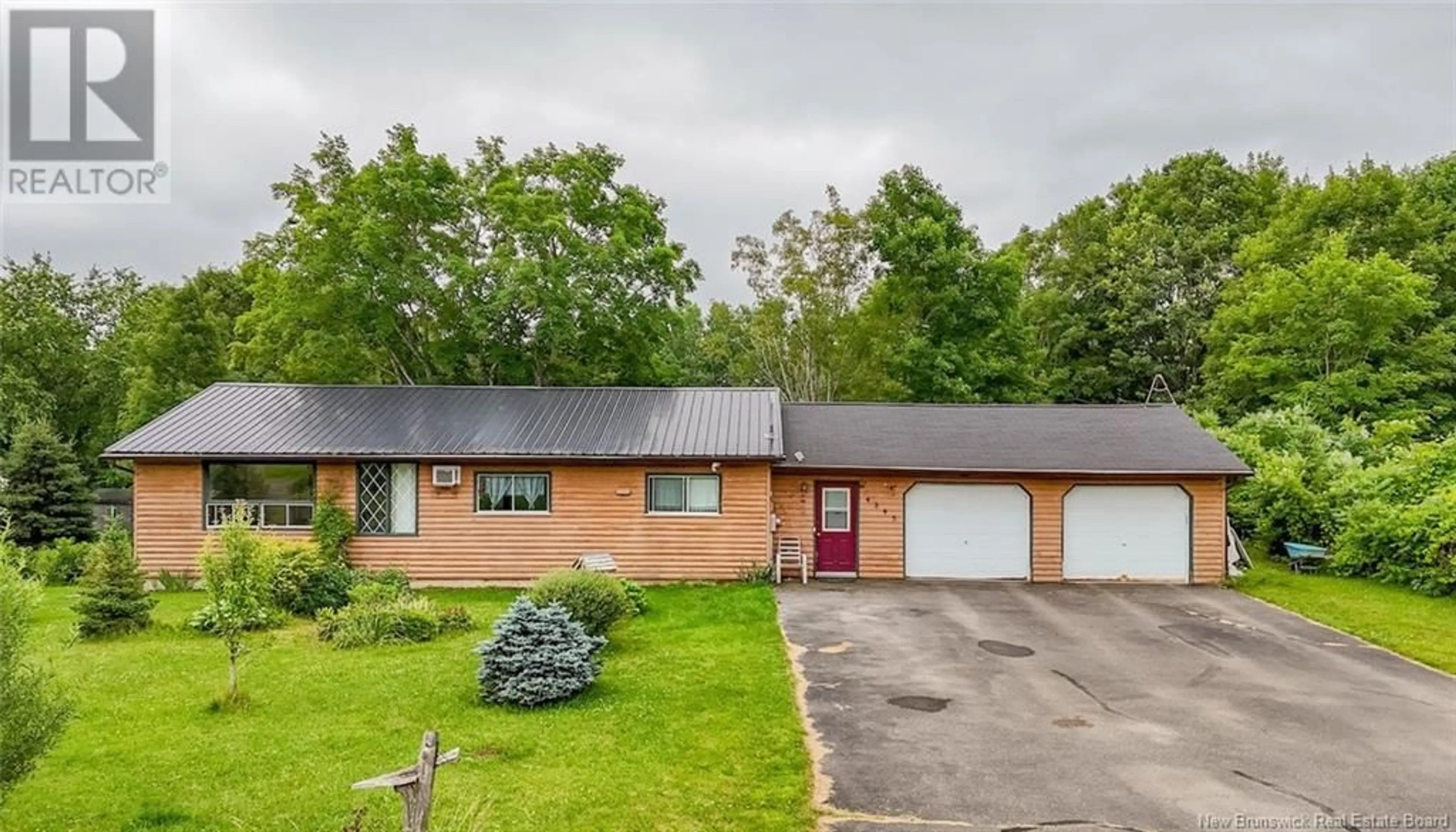 A pic from outside/outdoor area/front of a property/back of a property/a pic from drone, street for 4345 ROUTE 105, Upper Queensbury New Brunswick E6G1X8