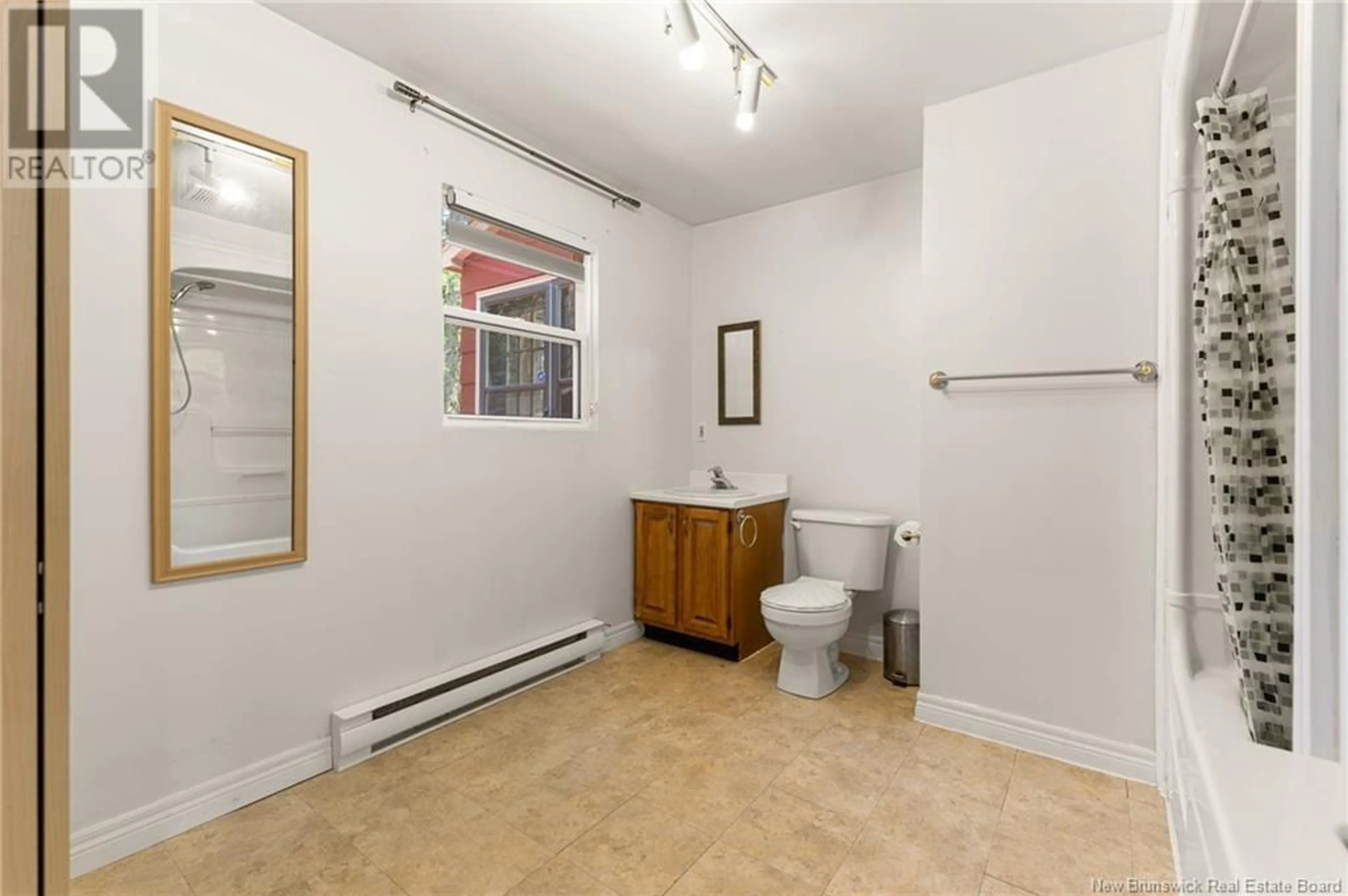 Standard bathroom, unknown for 10 EDGEWATER, Shediac Bridge New Brunswick E4R1H7
