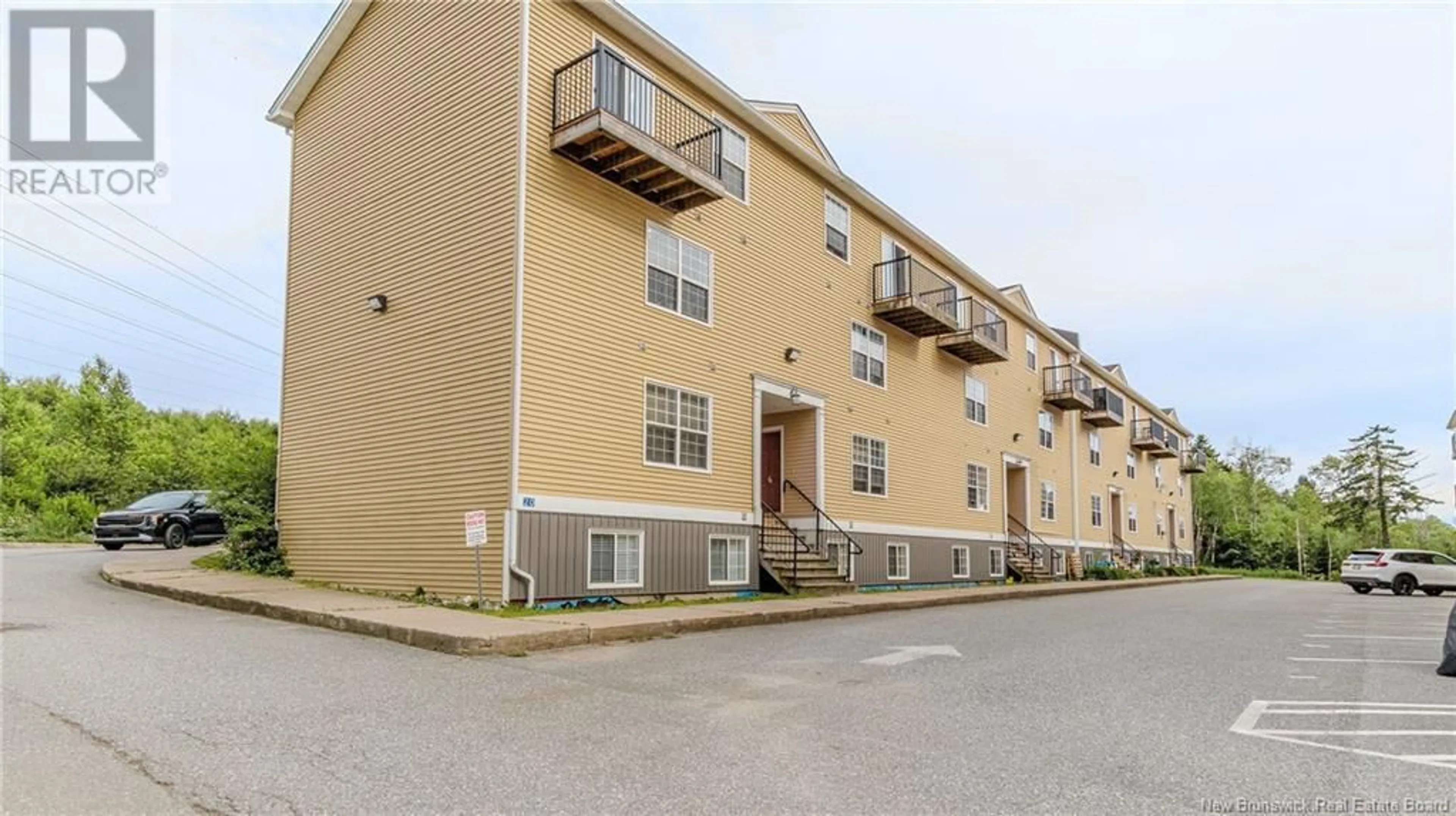Patio, street for 6 - 20 WOODHOLLOW PARK, Saint John New Brunswick E2K4K8