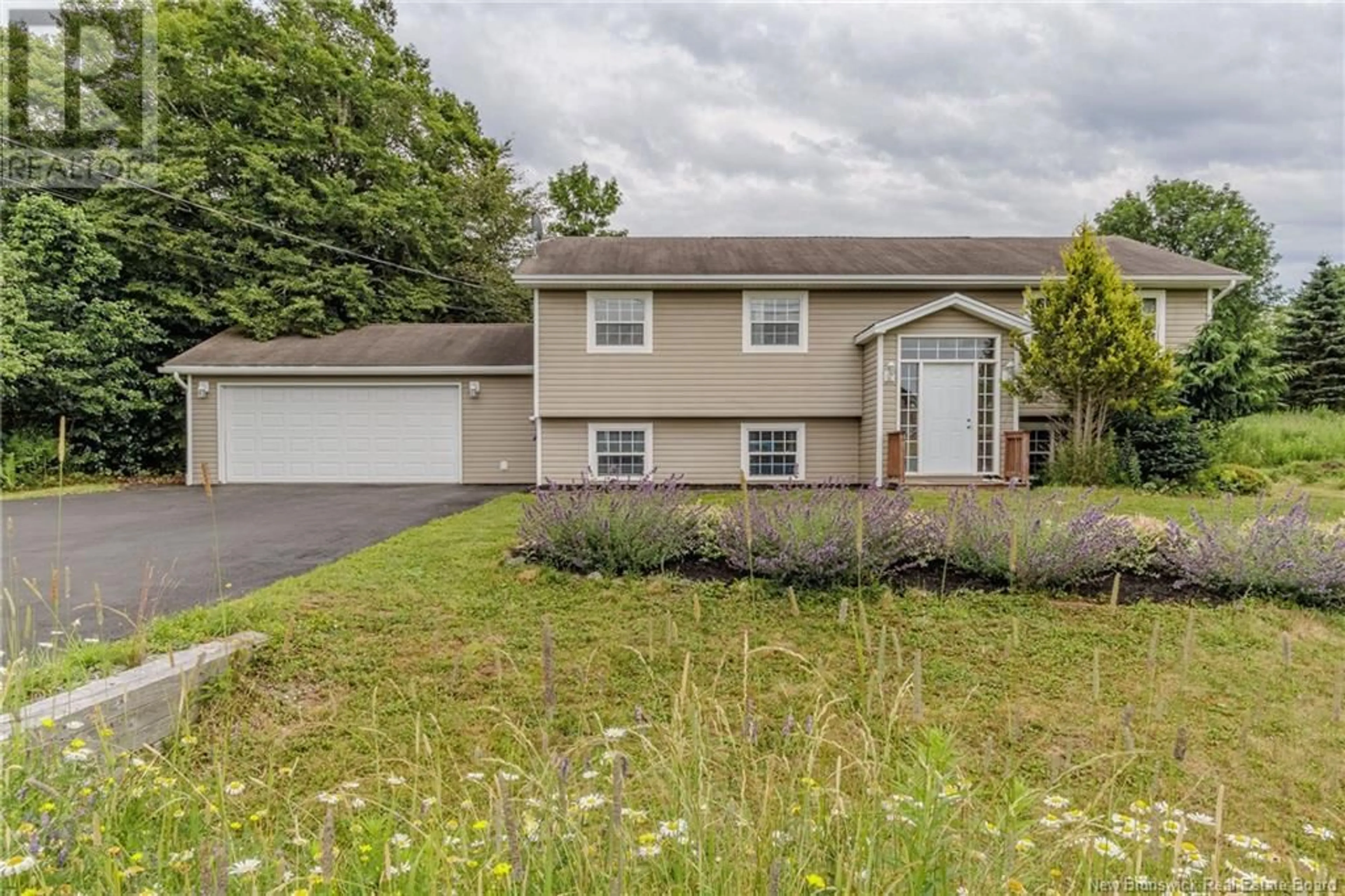 Home with vinyl exterior material, water/lake/river/ocean view for 20 BONANZA DRIVE, Quispamsis New Brunswick E2E1K6