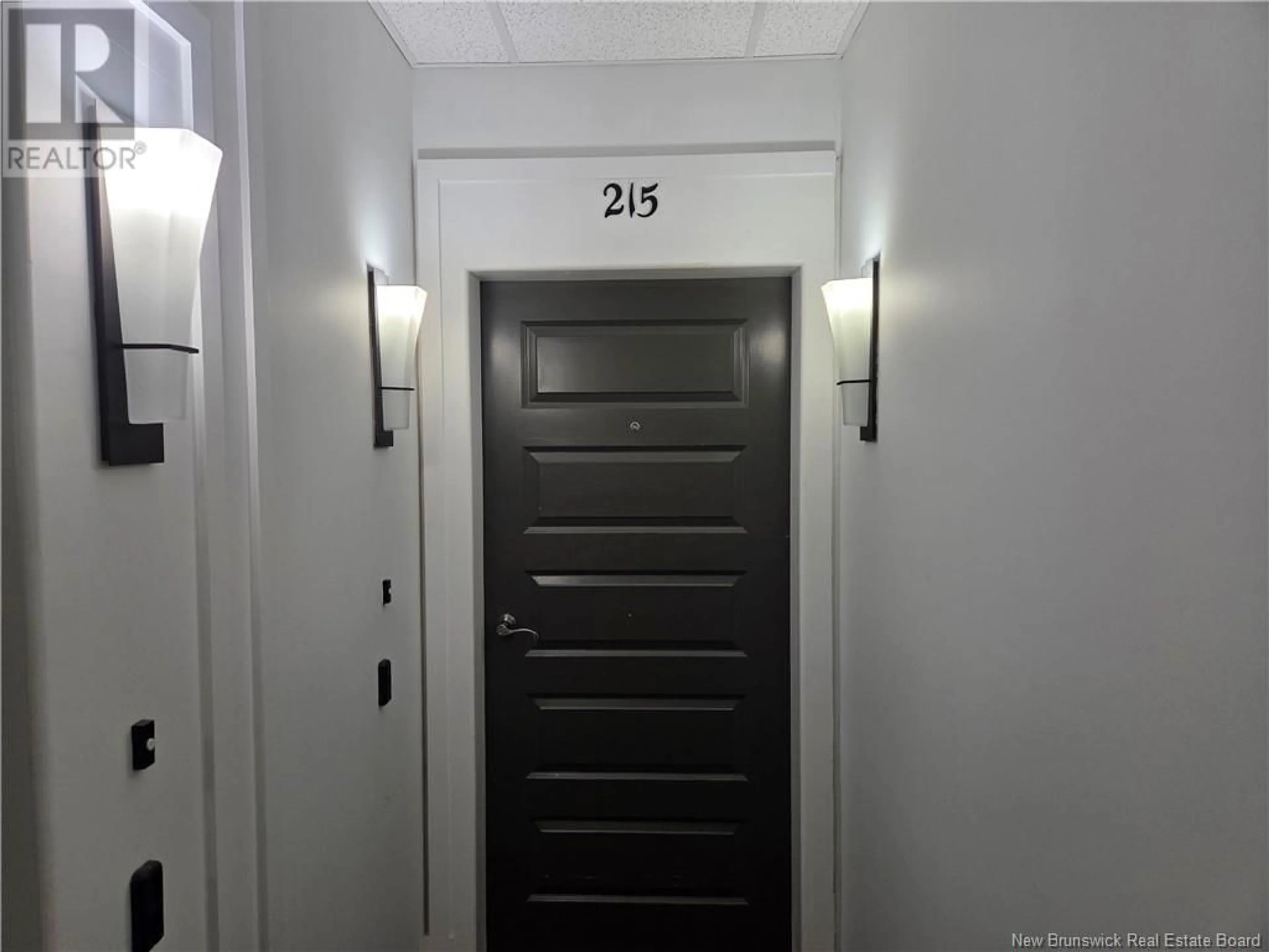 Indoor foyer for 215 - 69 CAP BIMET, Grand-Barachois New Brunswick E4P6X5