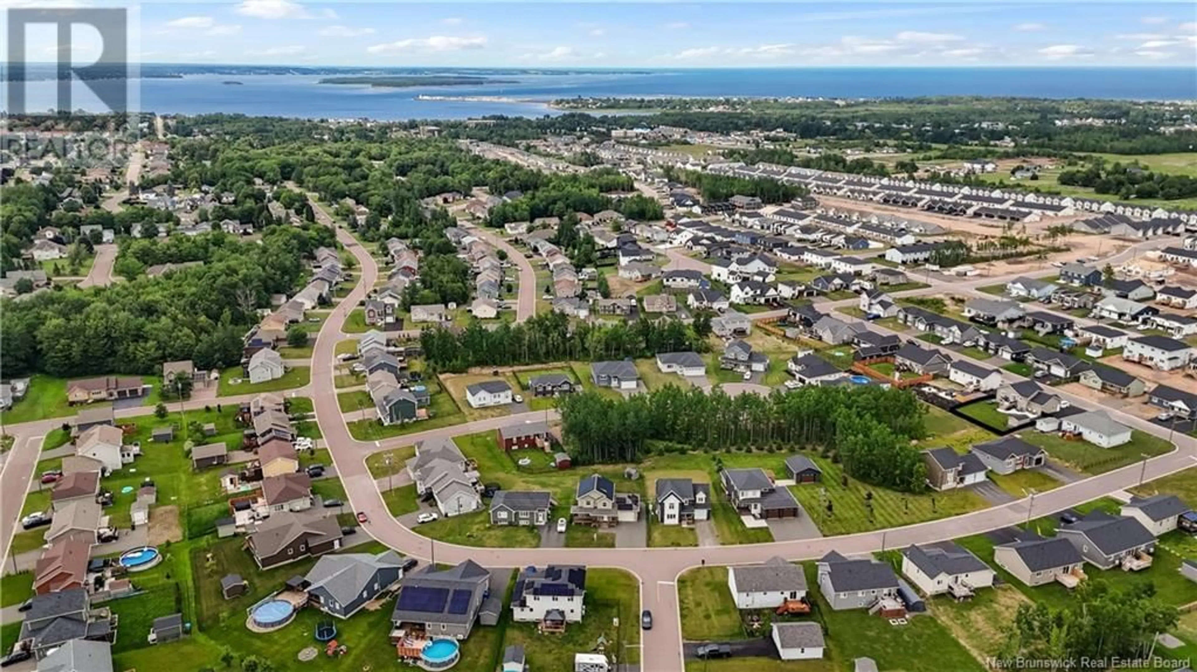 A pic from outside/outdoor area/front of a property/back of a property/a pic from drone, water/lake/river/ocean view for 282 CHATELLERAULT, Shediac New Brunswick E4P0L2