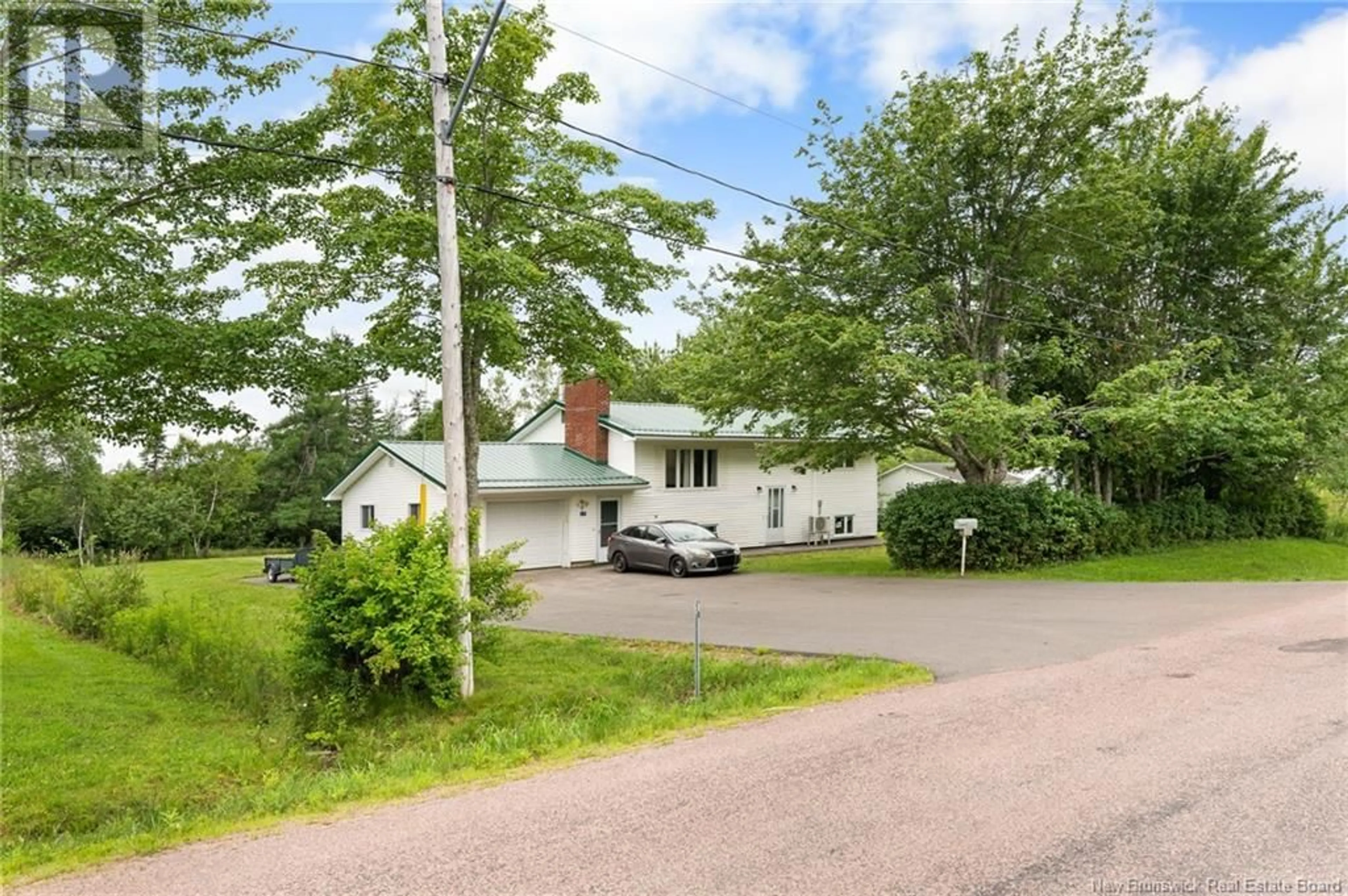 A pic from outside/outdoor area/front of a property/back of a property/a pic from drone, street for 17 RUFFIN STREET, Memramcook New Brunswick E4K1R8