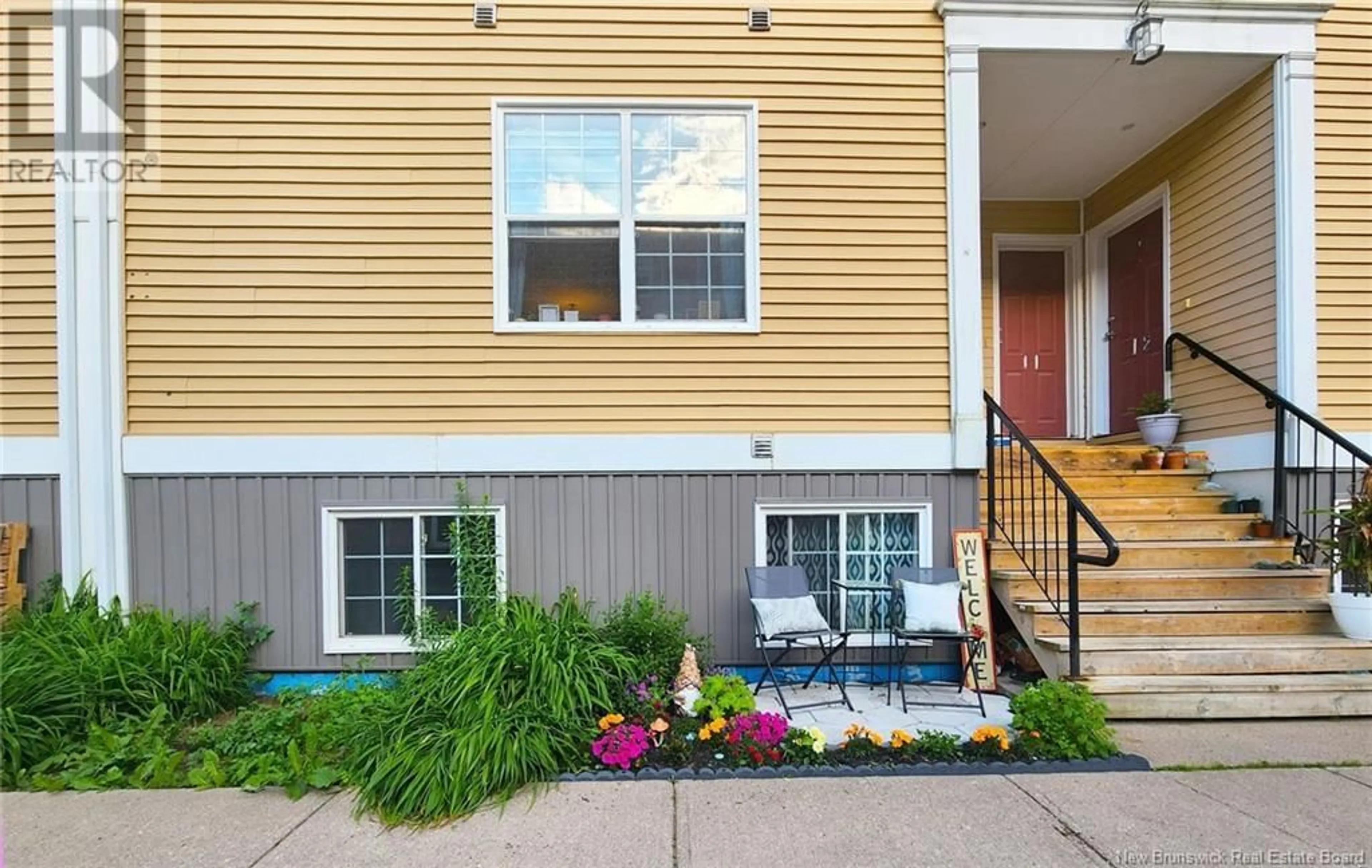 Patio, street for 9 - 20 WOODHOLLOW PARK, Saint John New Brunswick E2J0B7