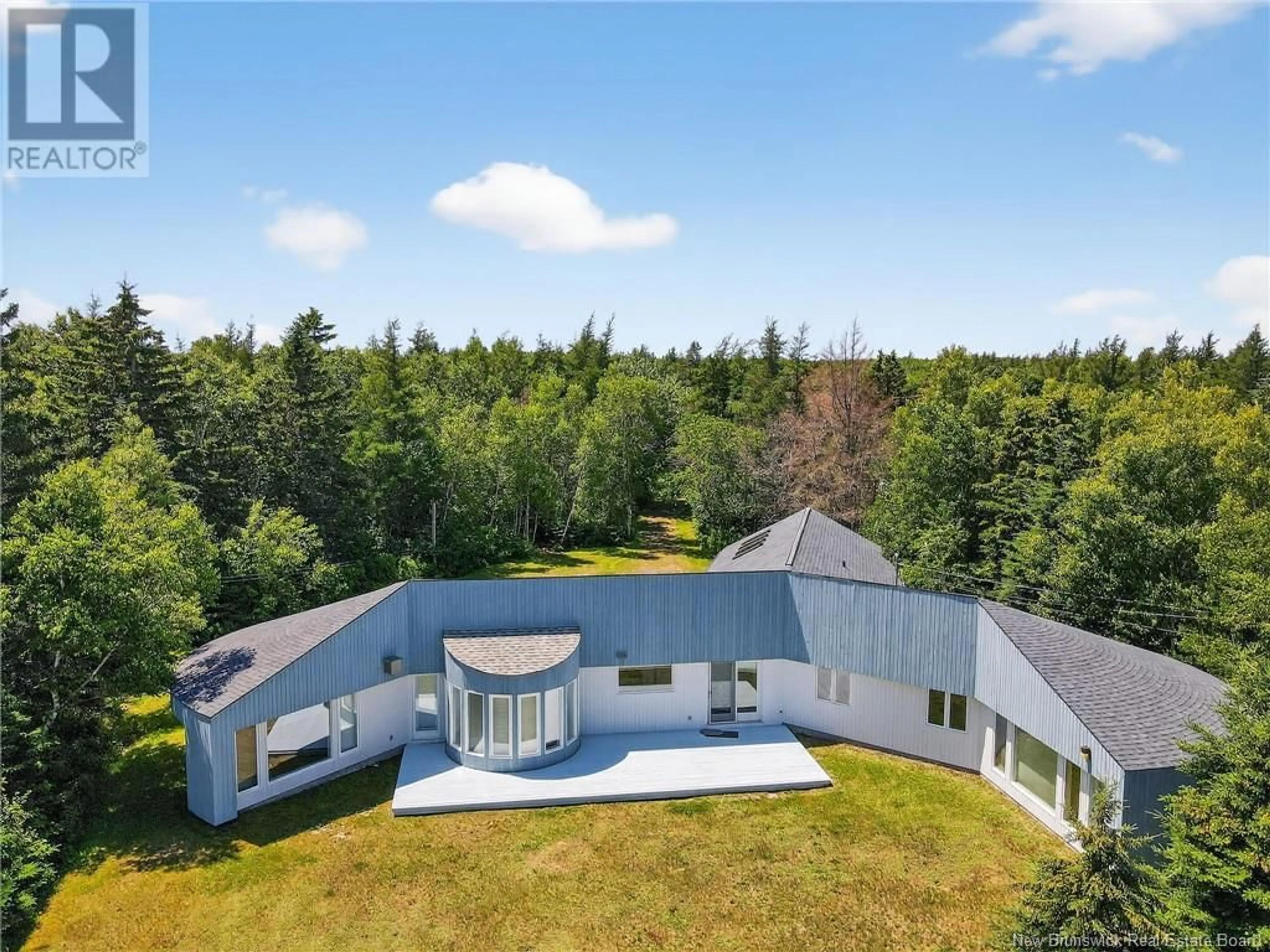 A pic from outside/outdoor area/front of a property/back of a property/a pic from drone, unknown for 2518 ROUTE 475, Saint-Edouard-De-Kent New Brunswick E4S4X6