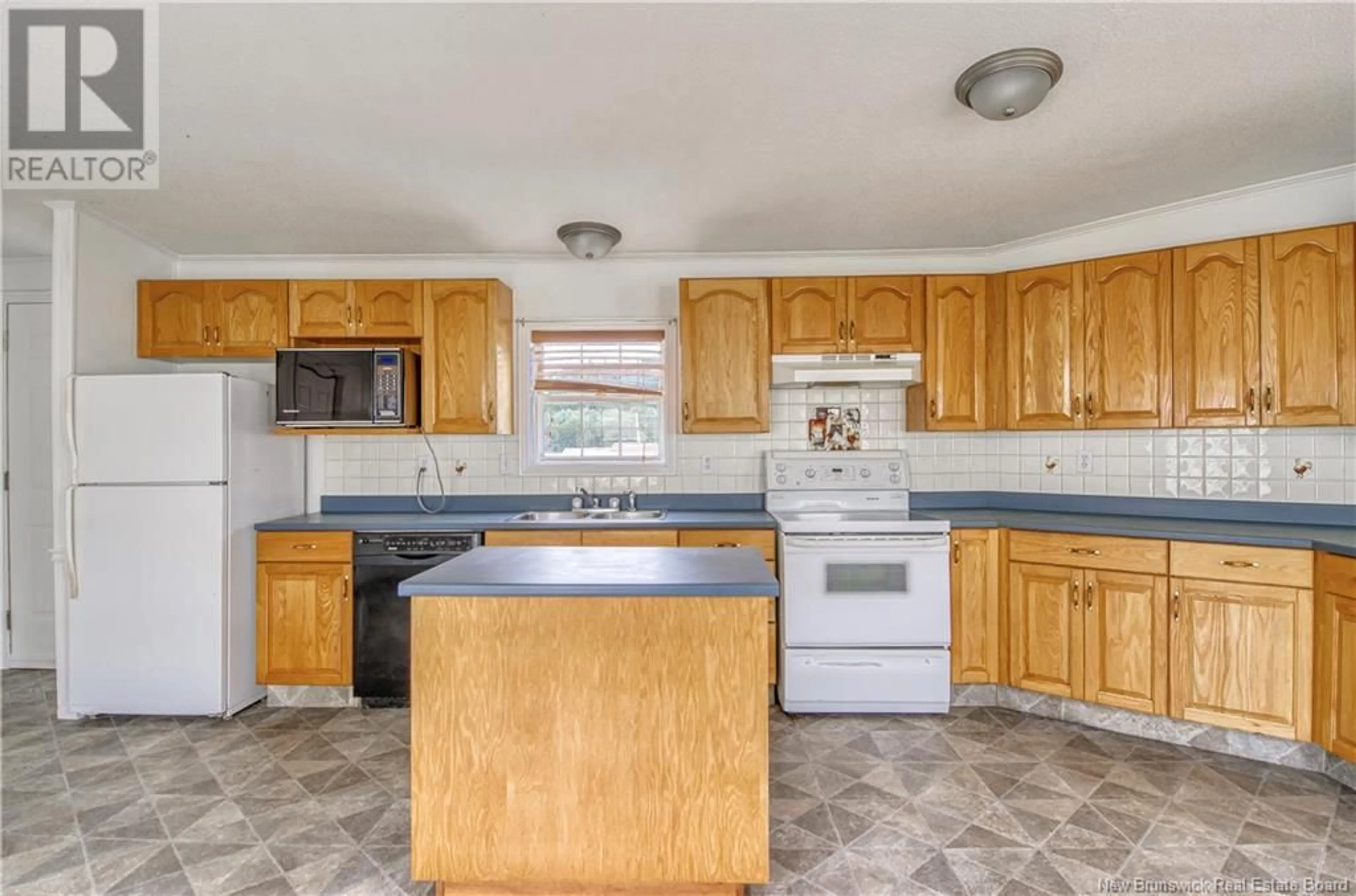 Standard kitchen, ceramic/tile floor for 226 PURDY DRIVE, Saint John New Brunswick E2H2R3