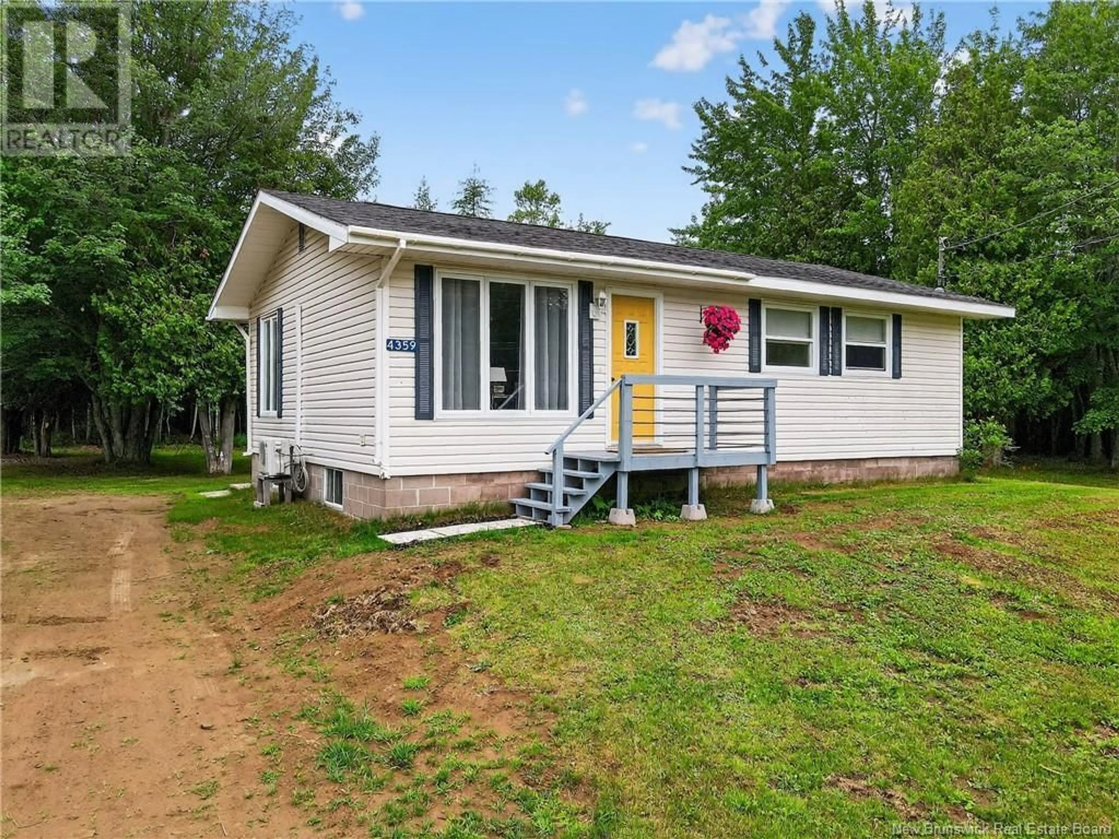 Home with vinyl exterior material, street for 4359 ROUTE 505, Richibouctou-Village New Brunswick E4W1N6