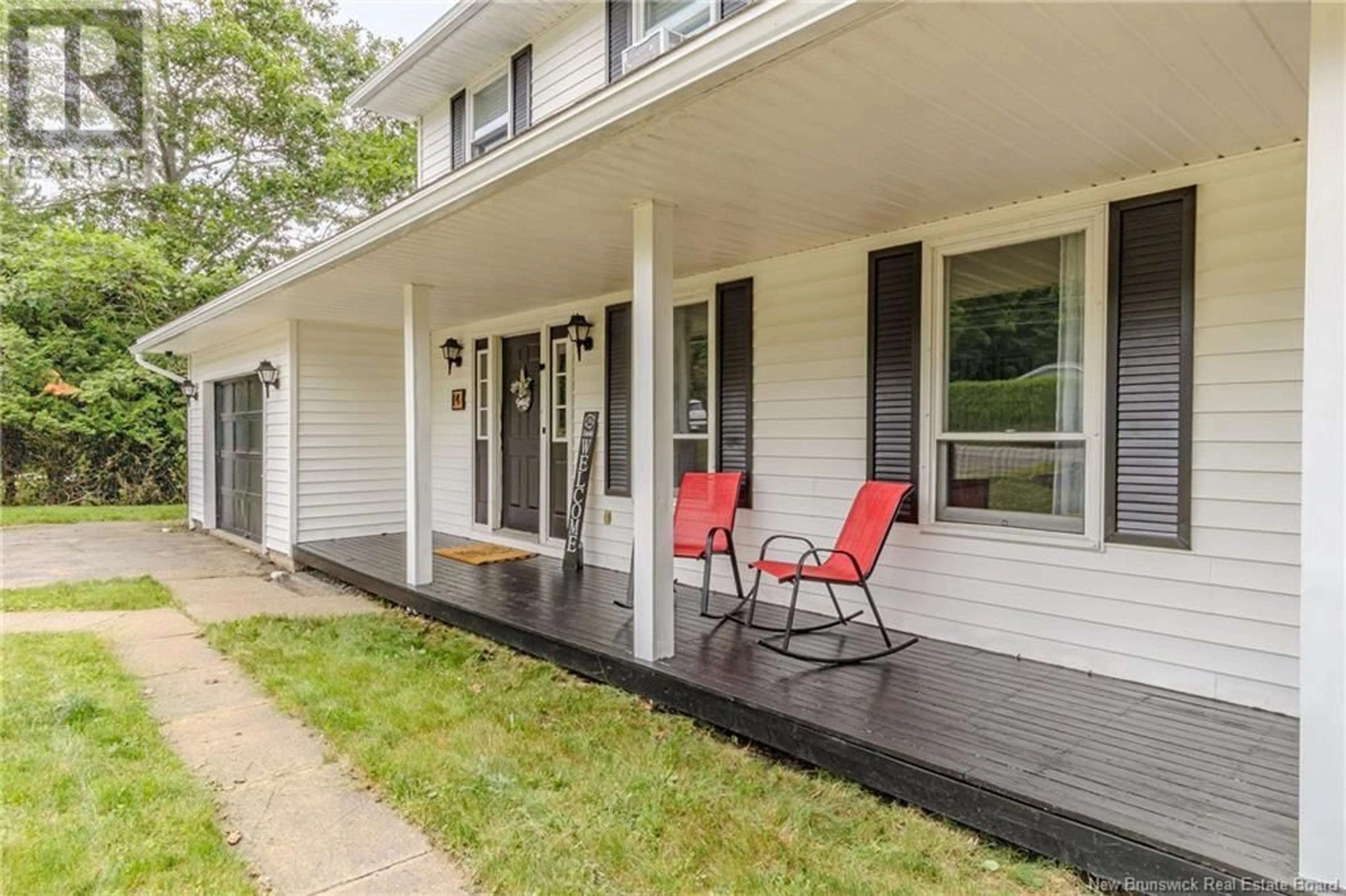 Home with vinyl exterior material, street for 14 GREENWOOD DRIVE, Quispamsis New Brunswick E2E2T4