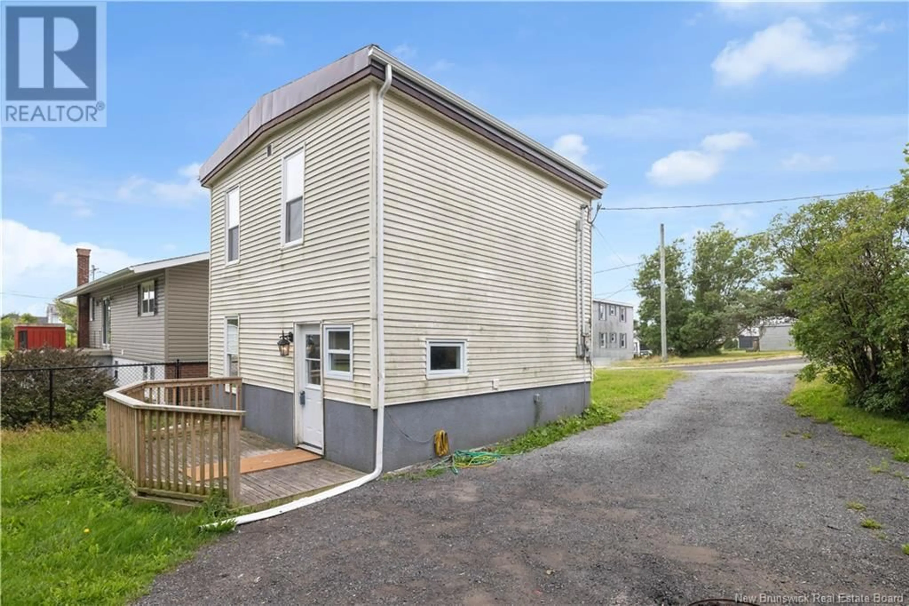 A pic from outside/outdoor area/front of a property/back of a property/a pic from drone, building for 173 BEACON STREET, Saint John New Brunswick E2J1L1