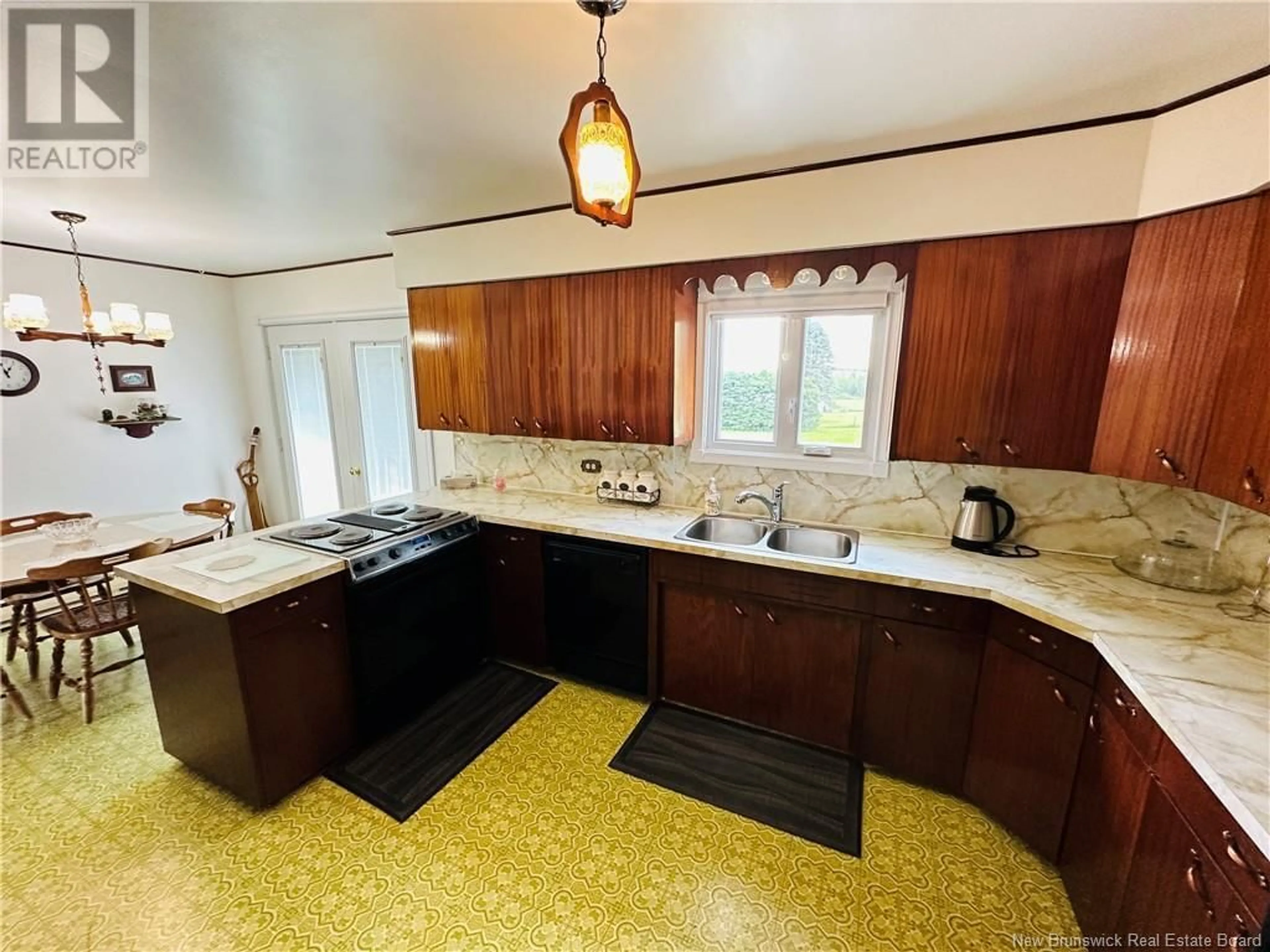 Standard kitchen, ceramic/tile floor for 10 375 ROUTE, Grand Falls New Brunswick E3Z1Z3