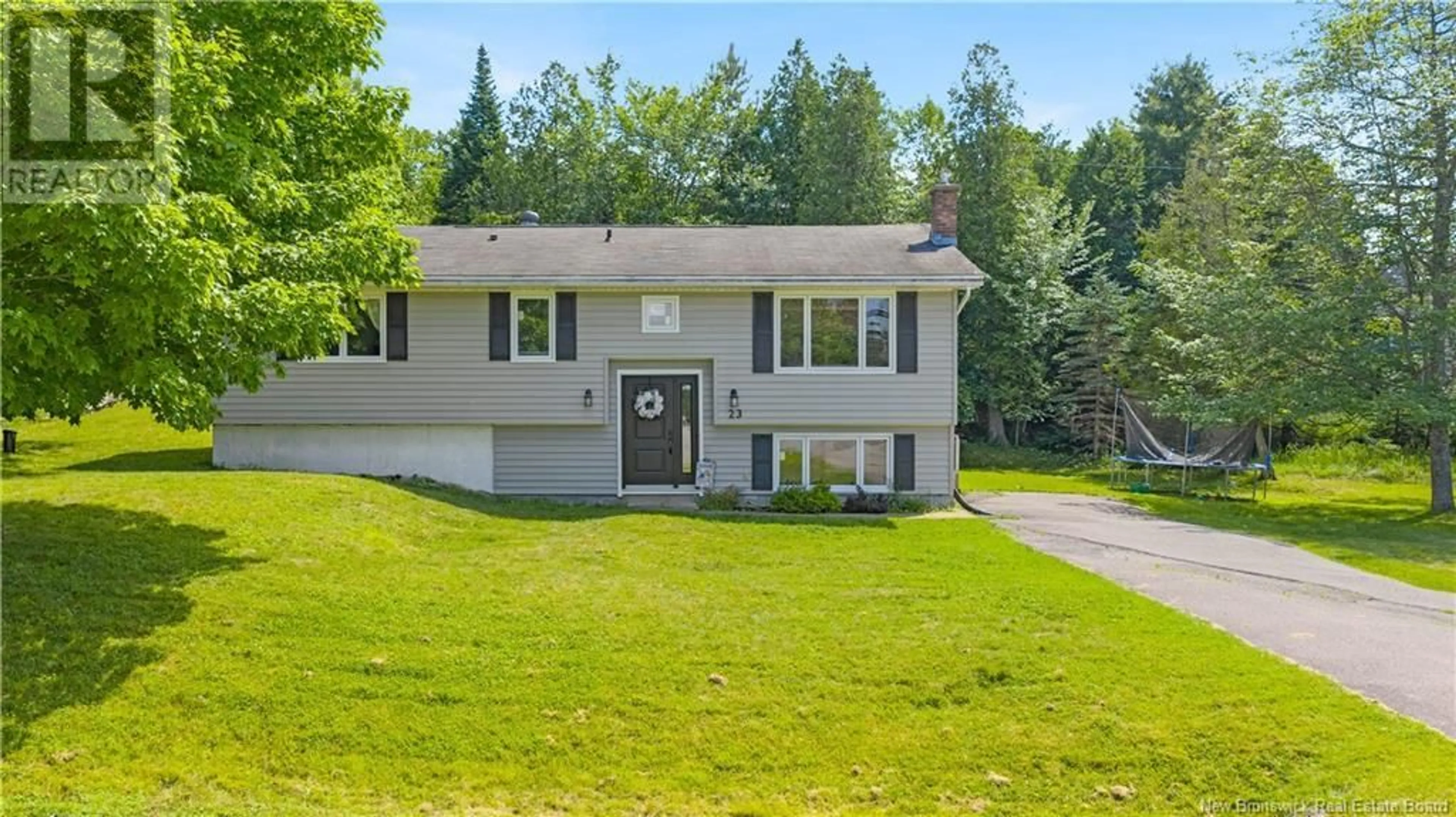 Home with vinyl exterior material, street for 23 COUNTRY CRESCENT, Quispamsis New Brunswick E2E1T3