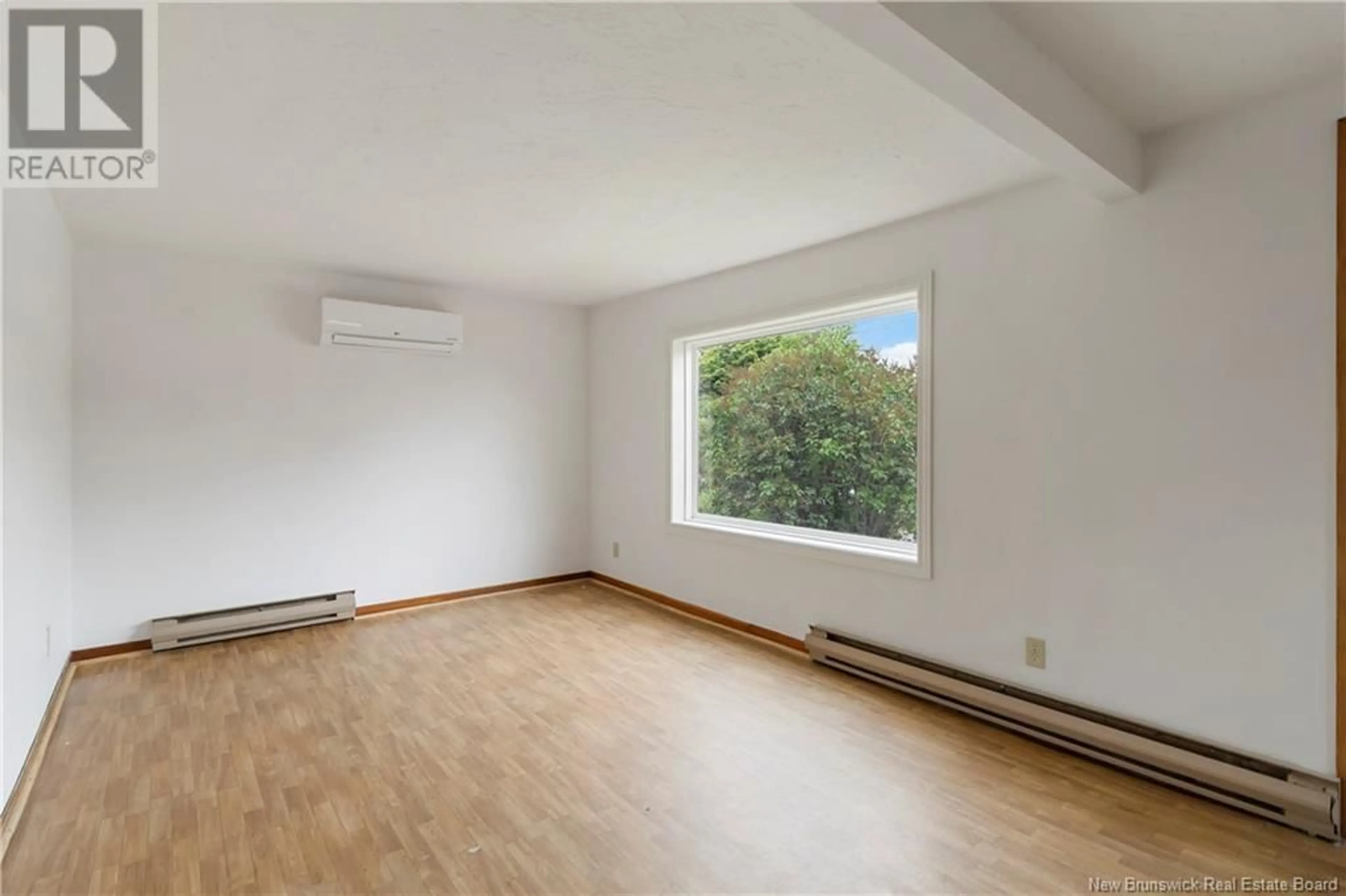 A pic of a room for 90 UPTON STREET, Moncton New Brunswick E1E2Z7