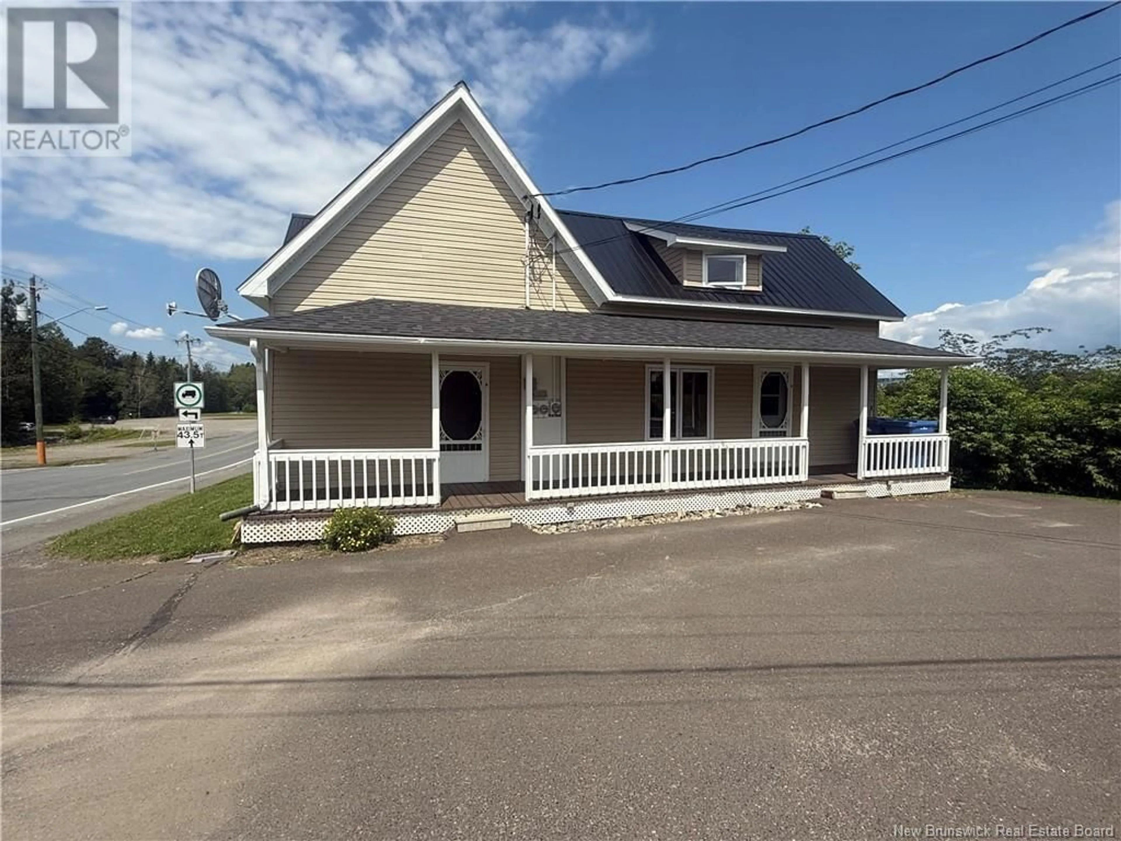 Home with vinyl exterior material, unknown for 262 MAIN STREET, Grand Falls New Brunswick E3Z2V7