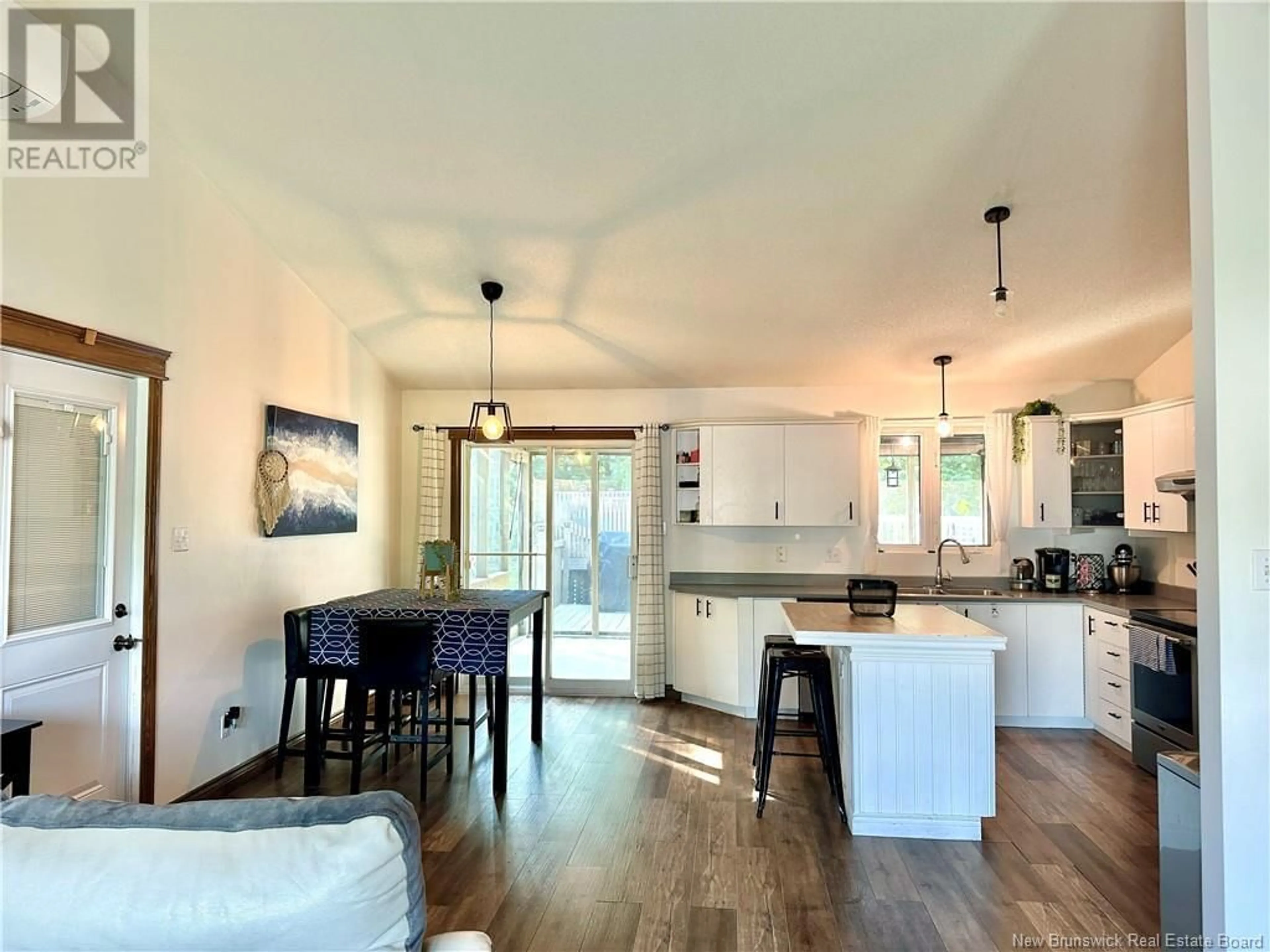 Open concept kitchen, unknown for 45 MGR DIONNE AVENUE, Edmundston New Brunswick E3V4B2