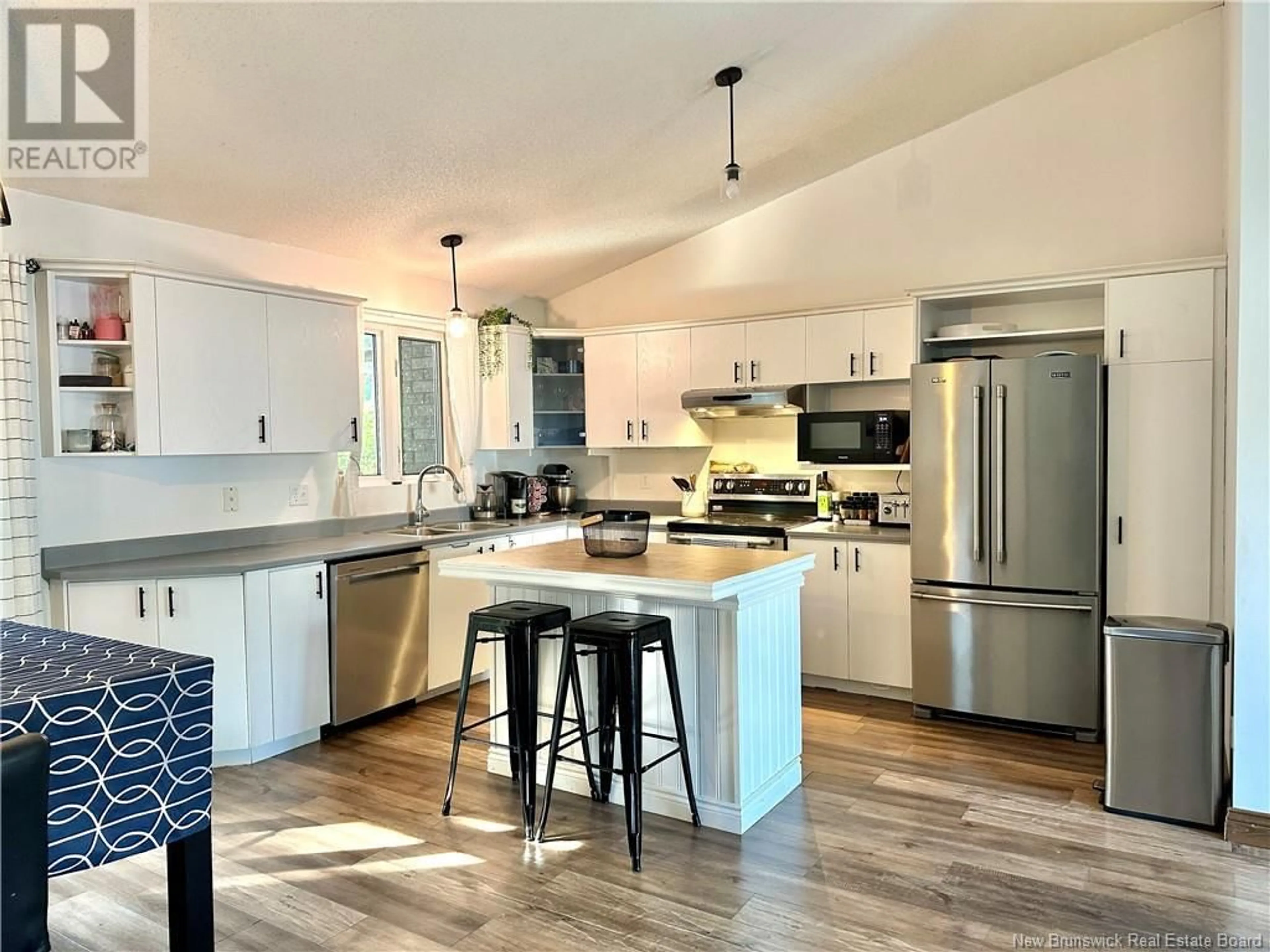 Open concept kitchen, unknown for 45 MGR DIONNE AVENUE, Edmundston New Brunswick E3V4B2