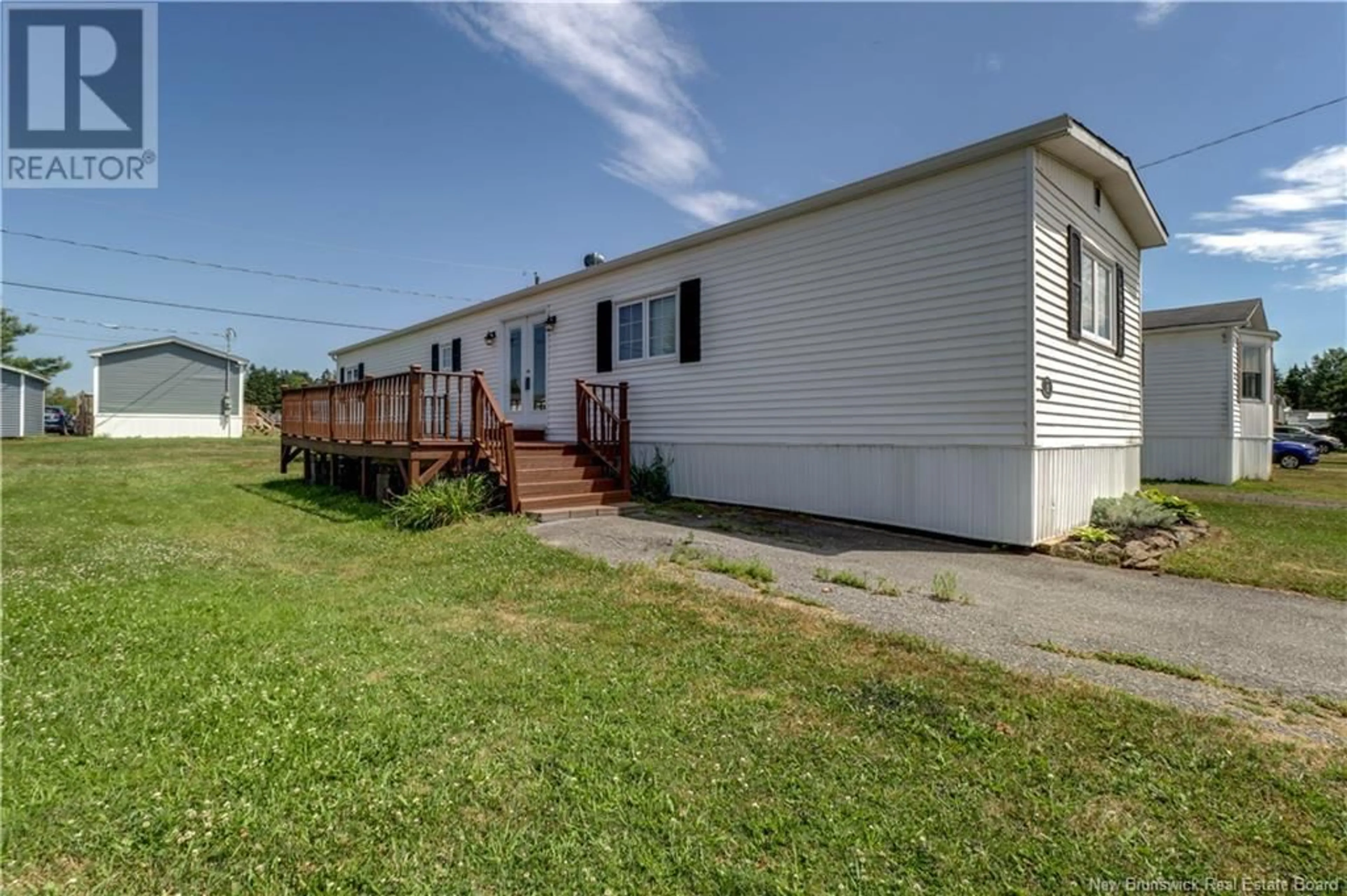 Home with vinyl exterior material, unknown for 15 ORCHARD CRESCENT, Picadilly New Brunswick E4E3X5
