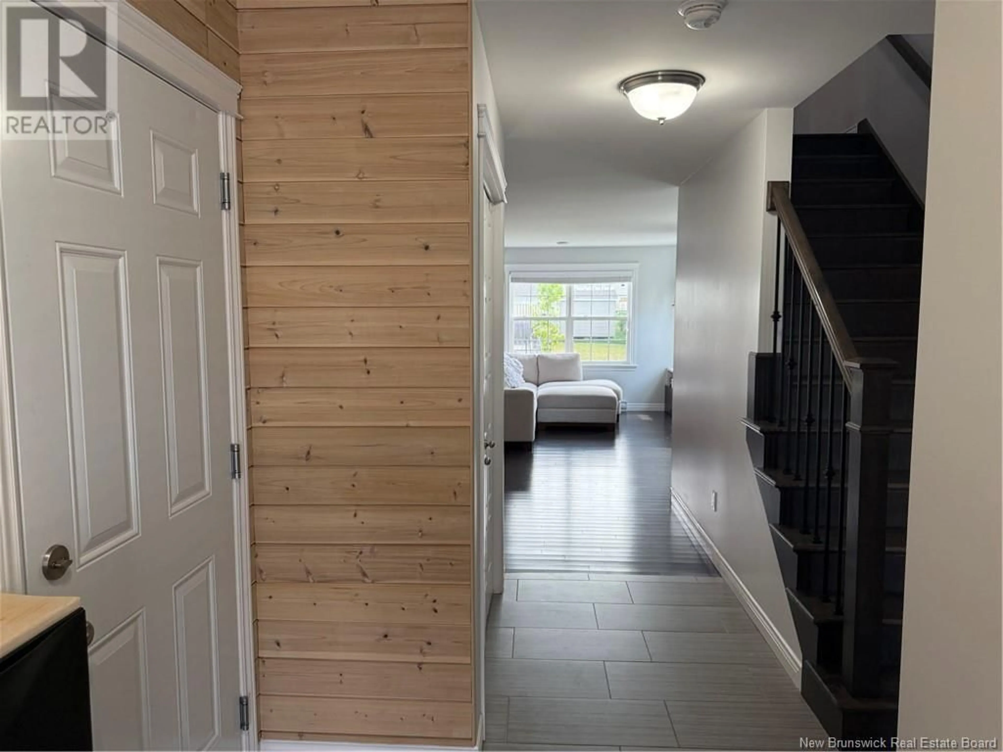 Indoor entryway for 12 POITOU, Dieppe New Brunswick E1A9V1