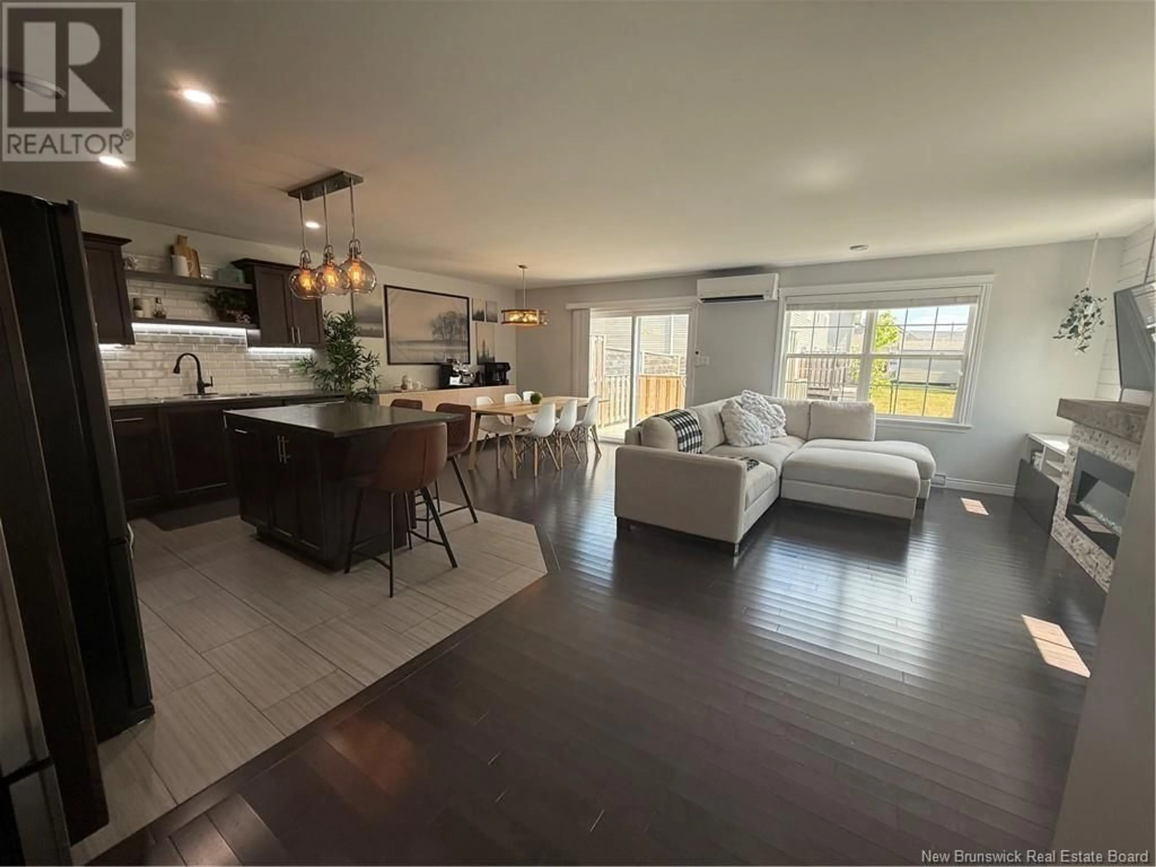 Open concept kitchen, unknown for 12 POITOU, Dieppe New Brunswick E1A9V1