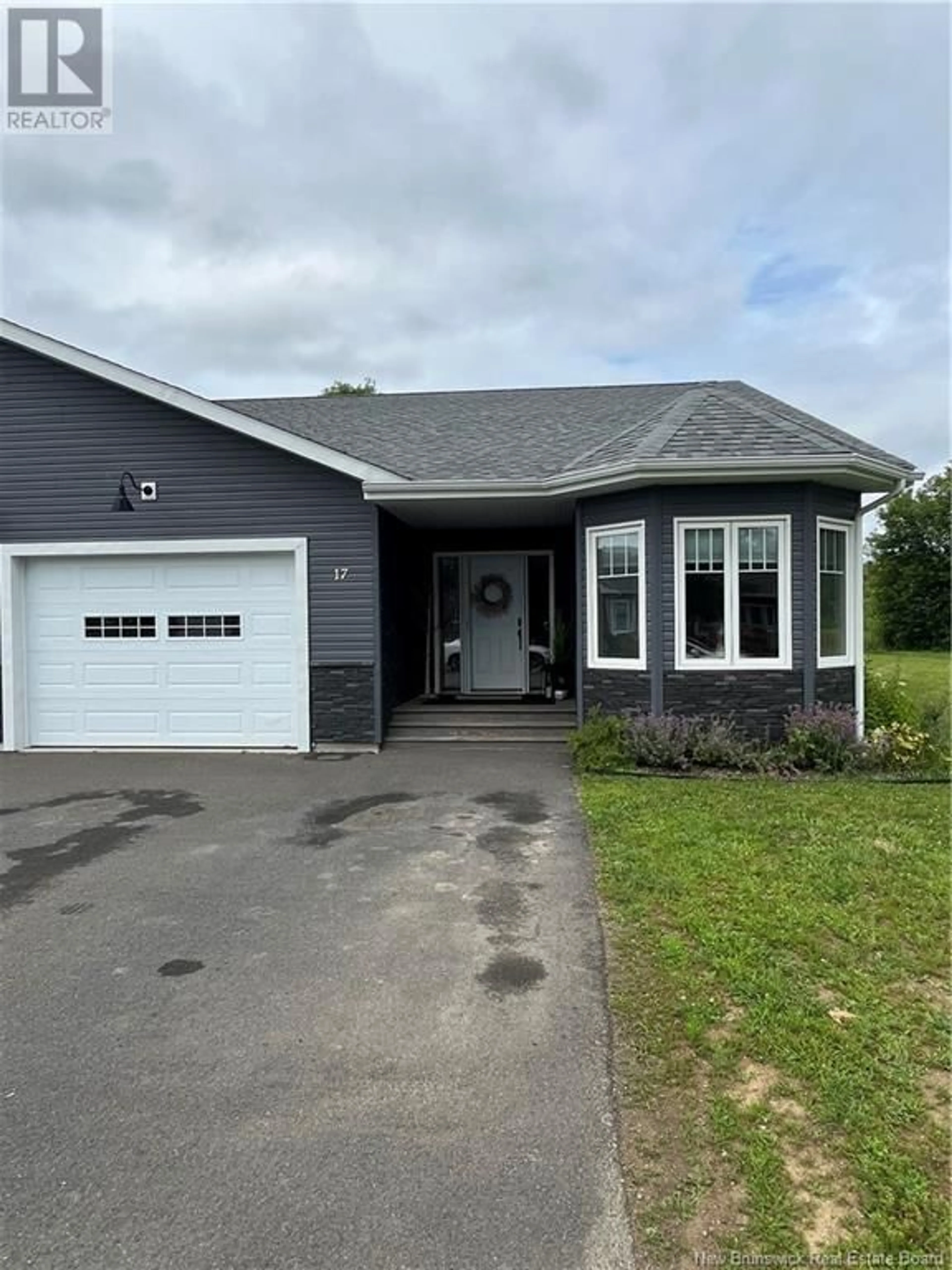 Home with vinyl exterior material, street for 17 NIGHTINGALE COURT, Florenceville-Bristol New Brunswick E7L0C6