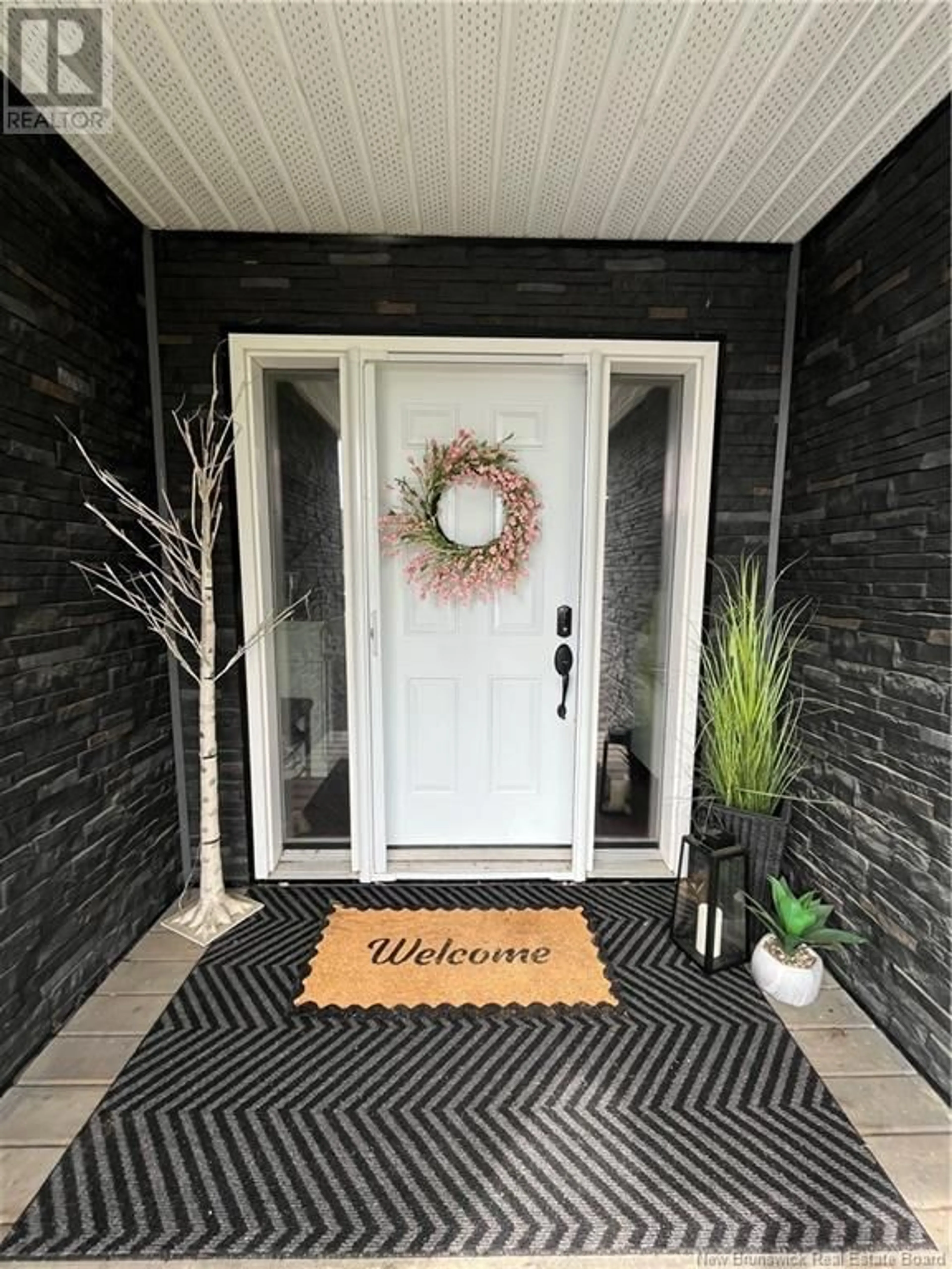 Indoor entryway for 17 NIGHTINGALE COURT, Florenceville-Bristol New Brunswick E7L0C6