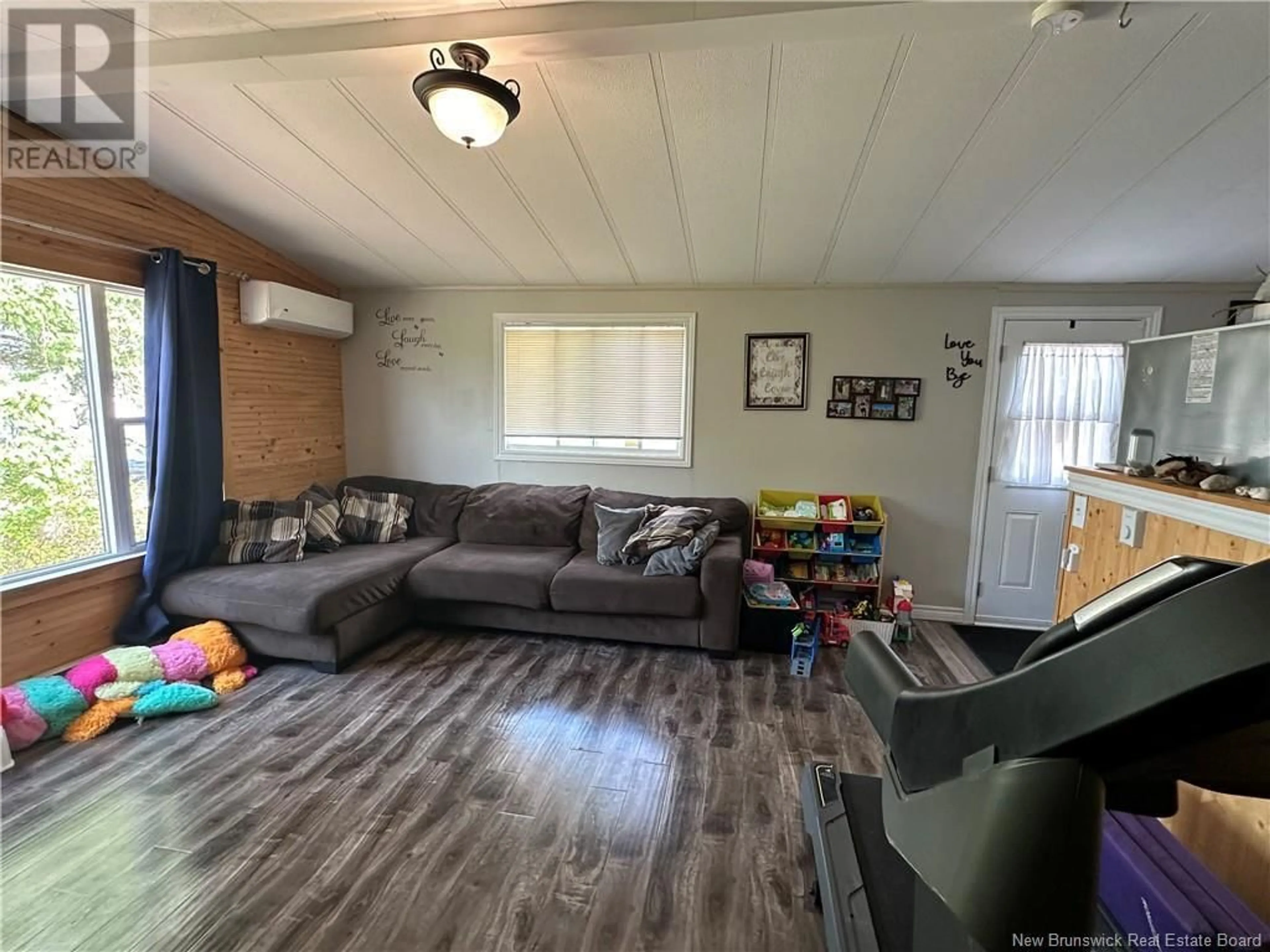 A pic of a room for 5 ORCHARD CRESCENT, Picadilly New Brunswick E4E3X5