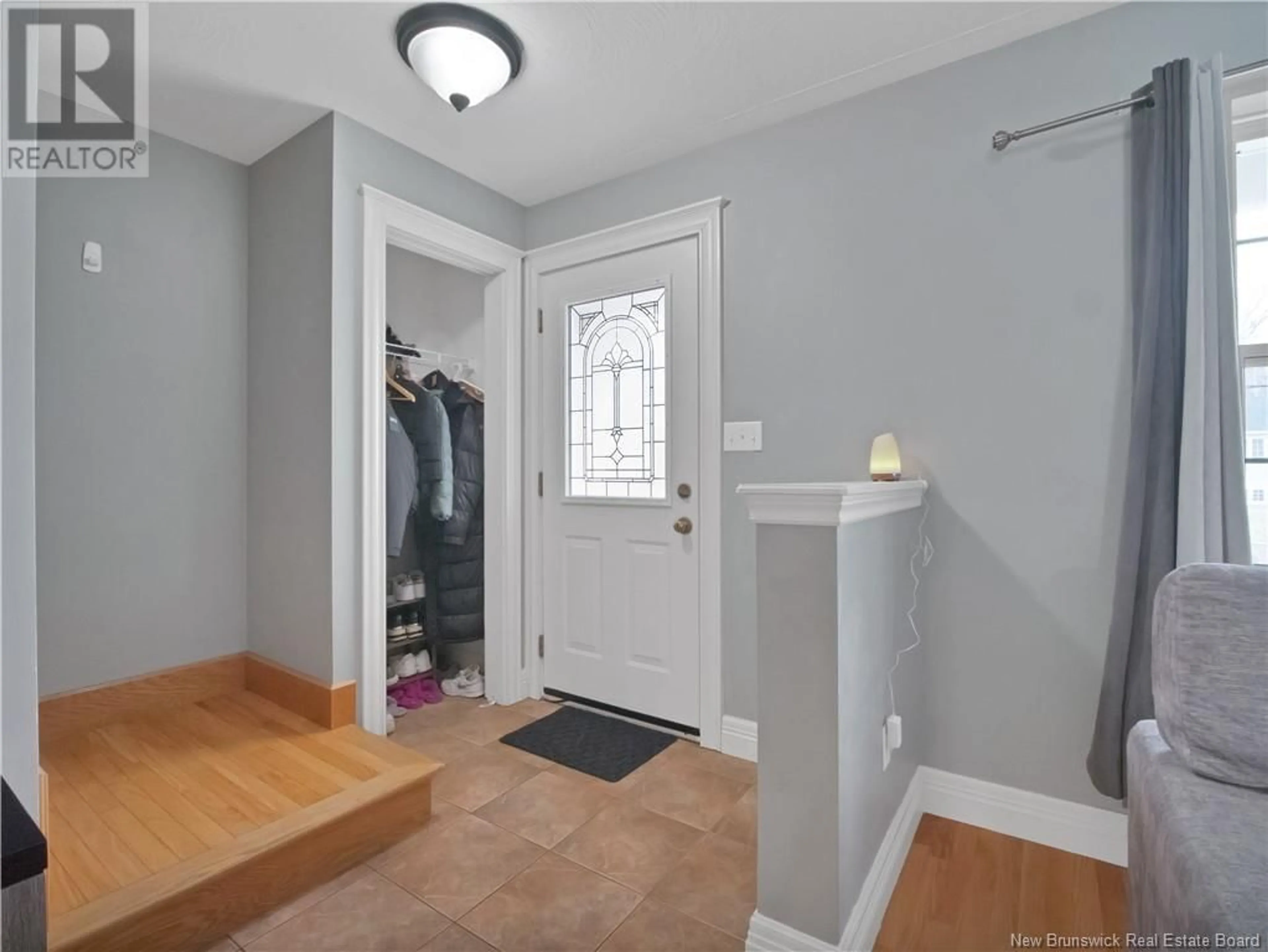 Indoor entryway for 291 TWIN OAKS DRIVE, Moncton New Brunswick E1G4W7